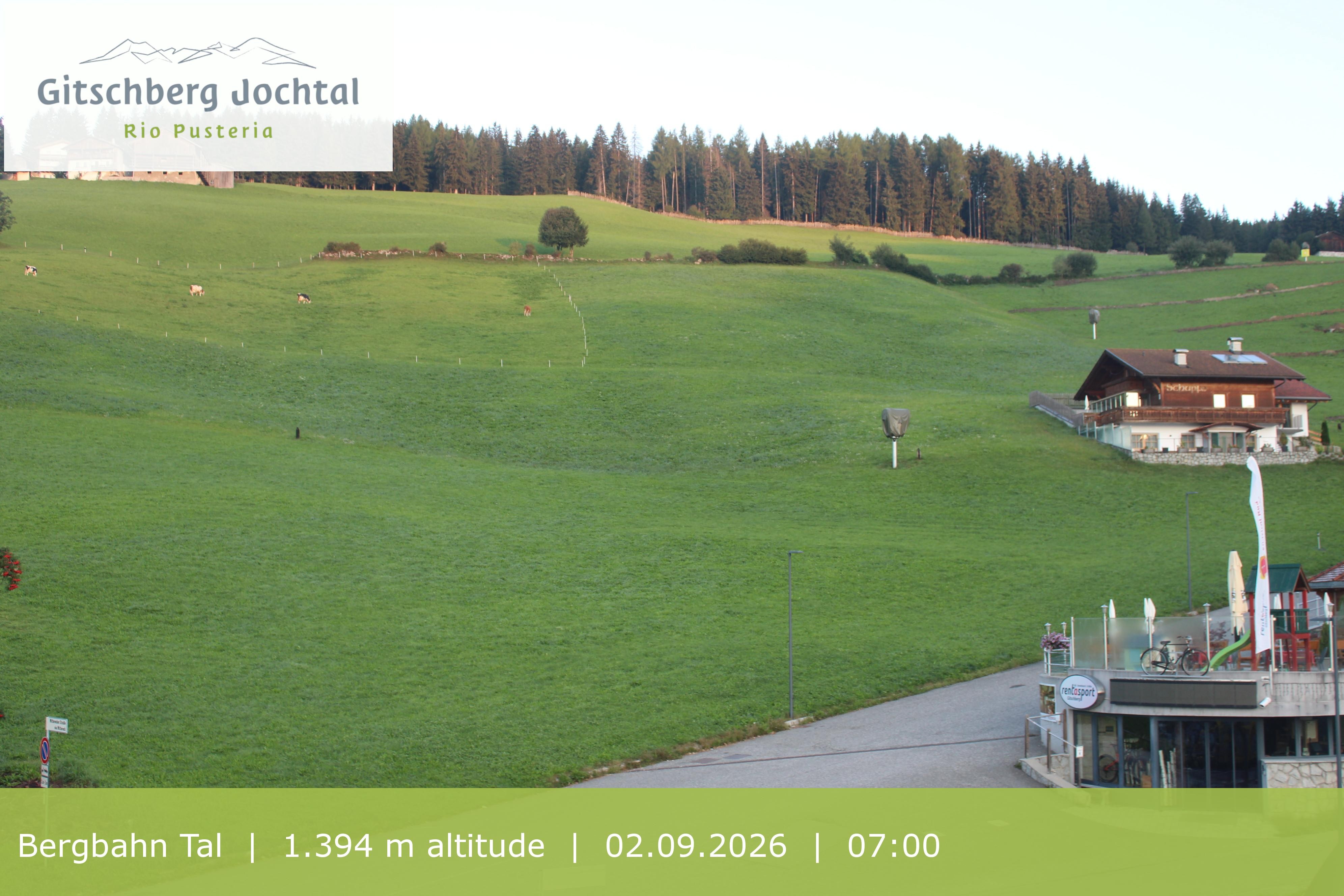 Archiv Foto Webcam Sicht auf die Talstation Meransen in Südtirol