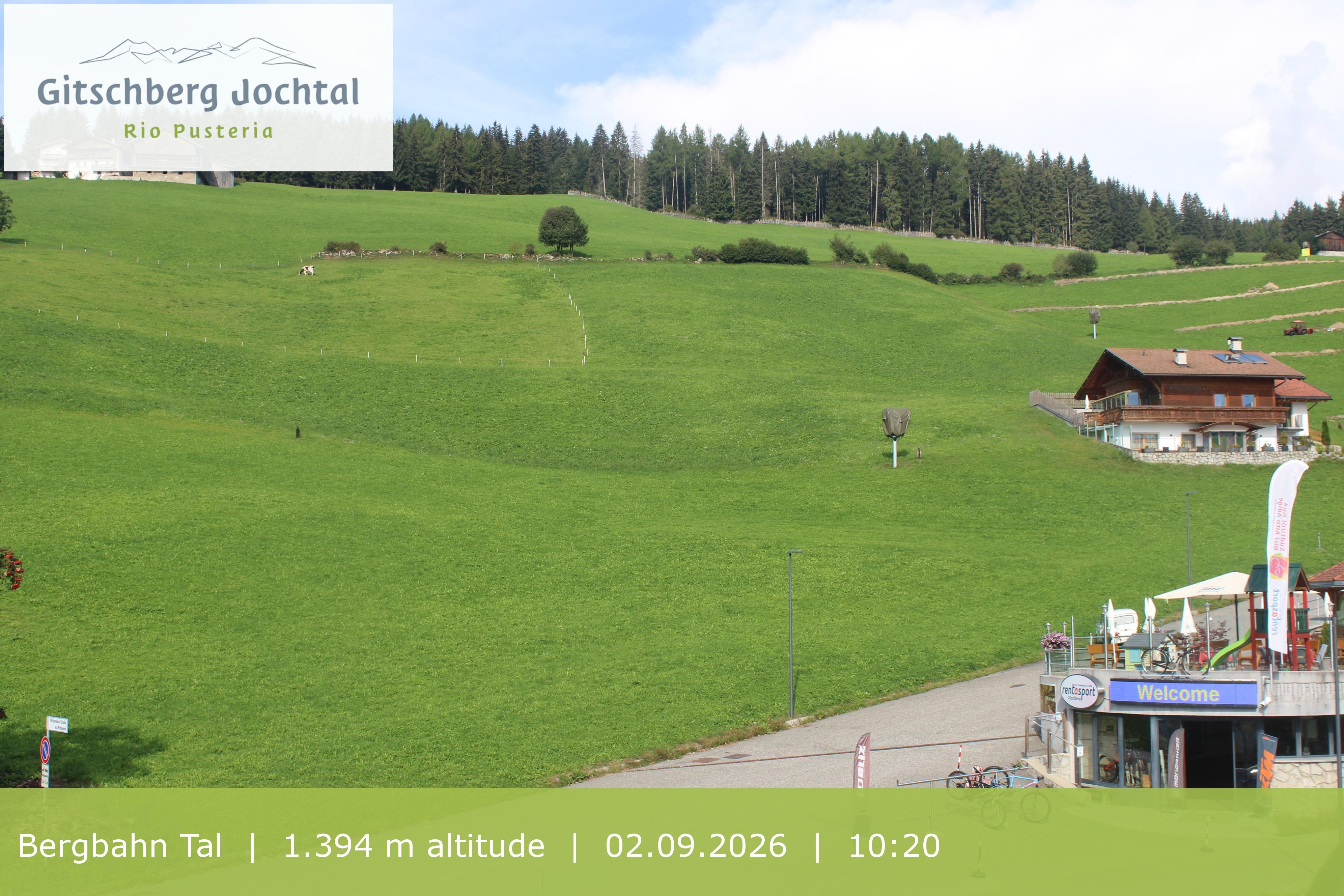 Archiv Foto Webcam Sicht auf die Talstation Meransen in Südtirol