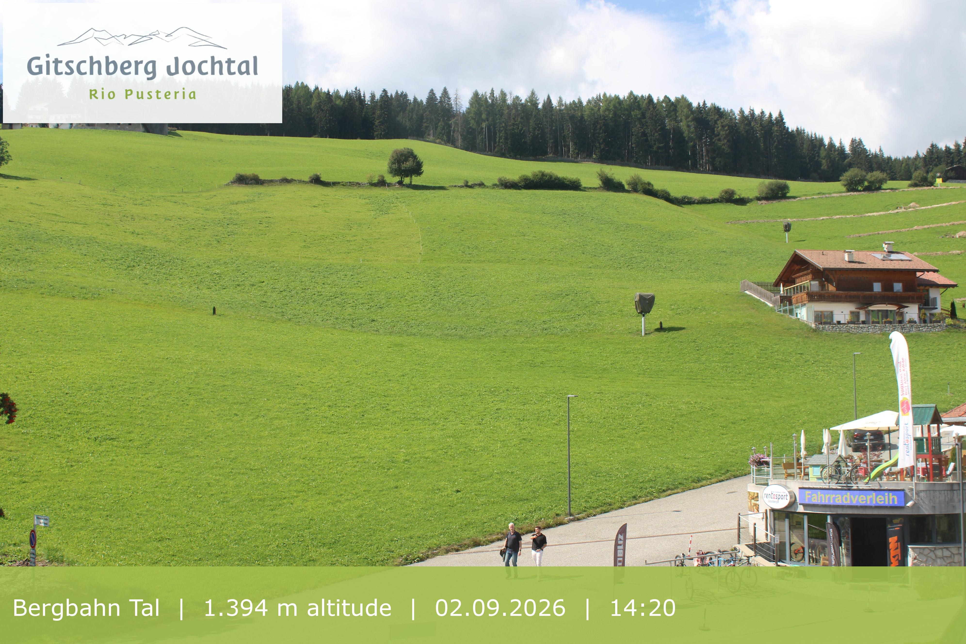Archiv Foto Webcam Sicht auf die Talstation Meransen in Südtirol