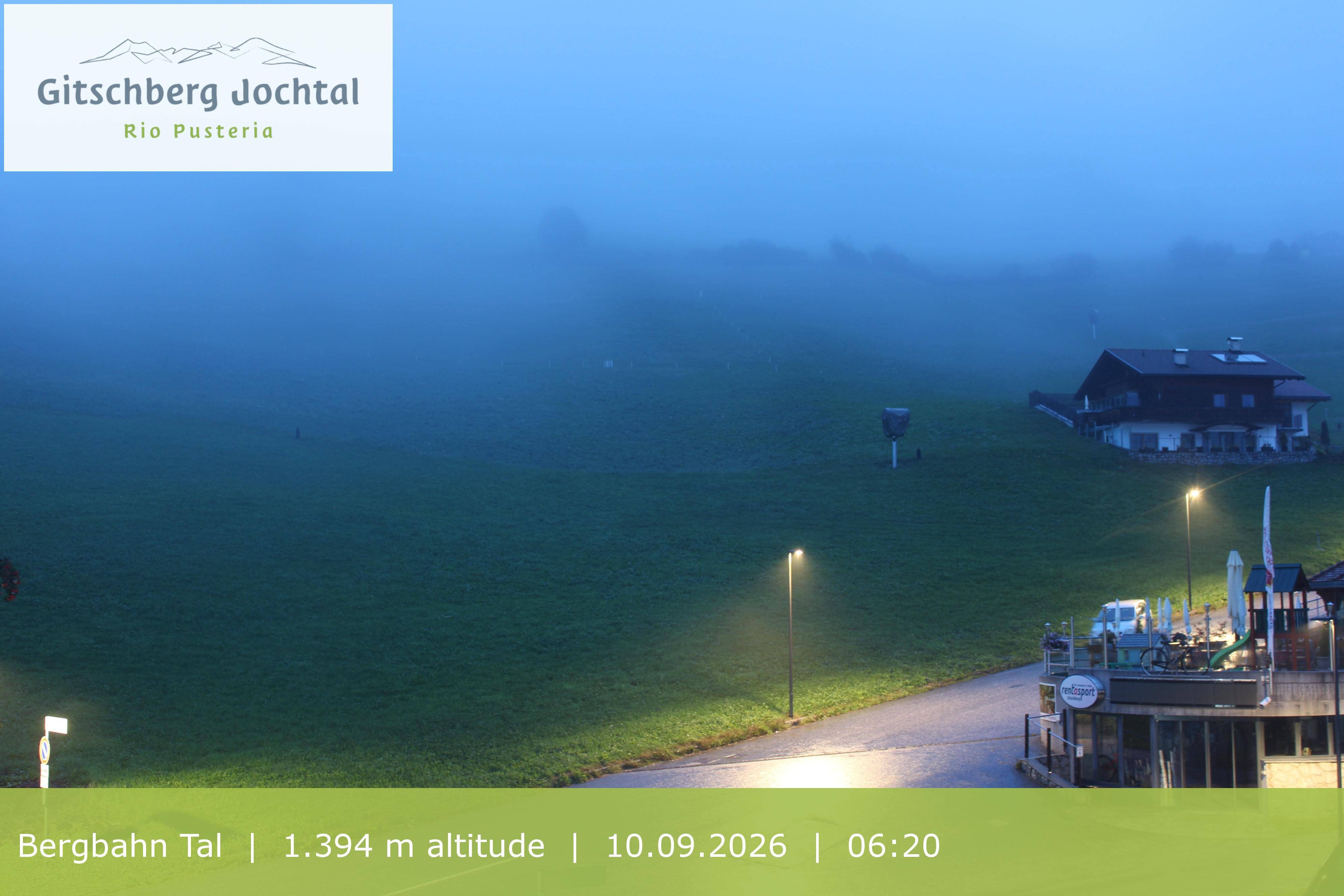 Archiv Foto Webcam Sicht auf die Talstation Meransen in Südtirol