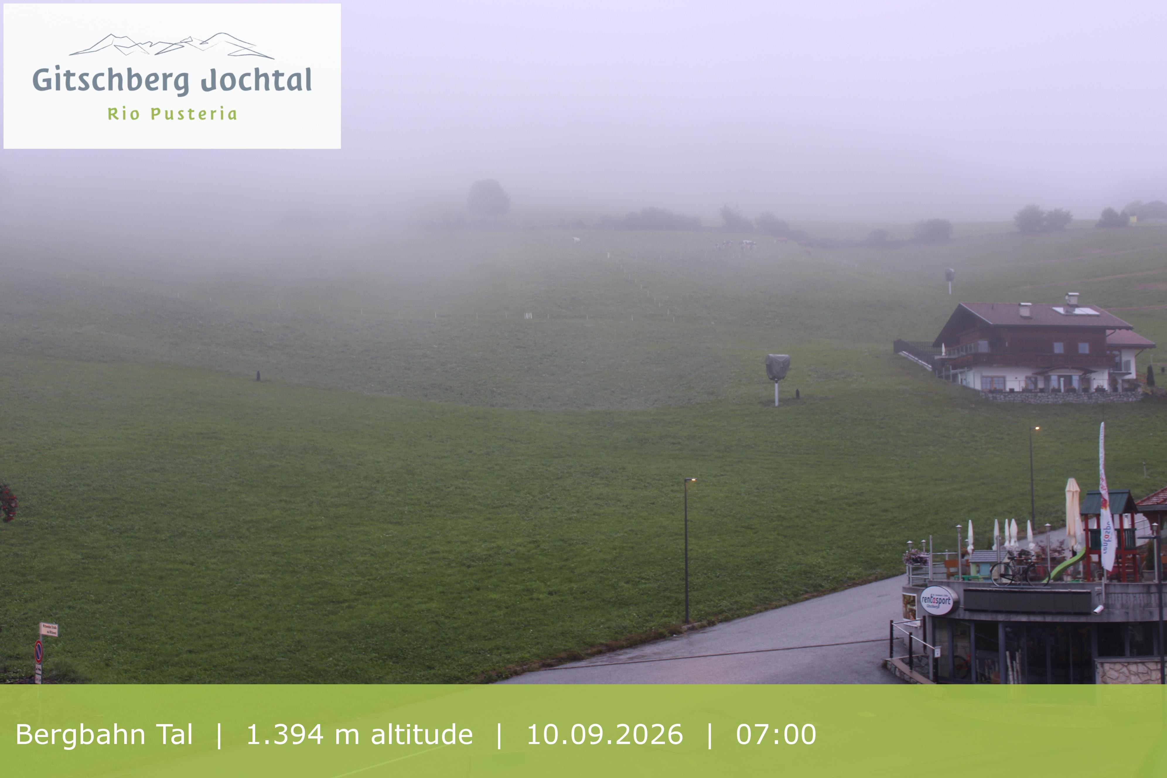 Archiv Foto Webcam Sicht auf die Talstation Meransen in Südtirol