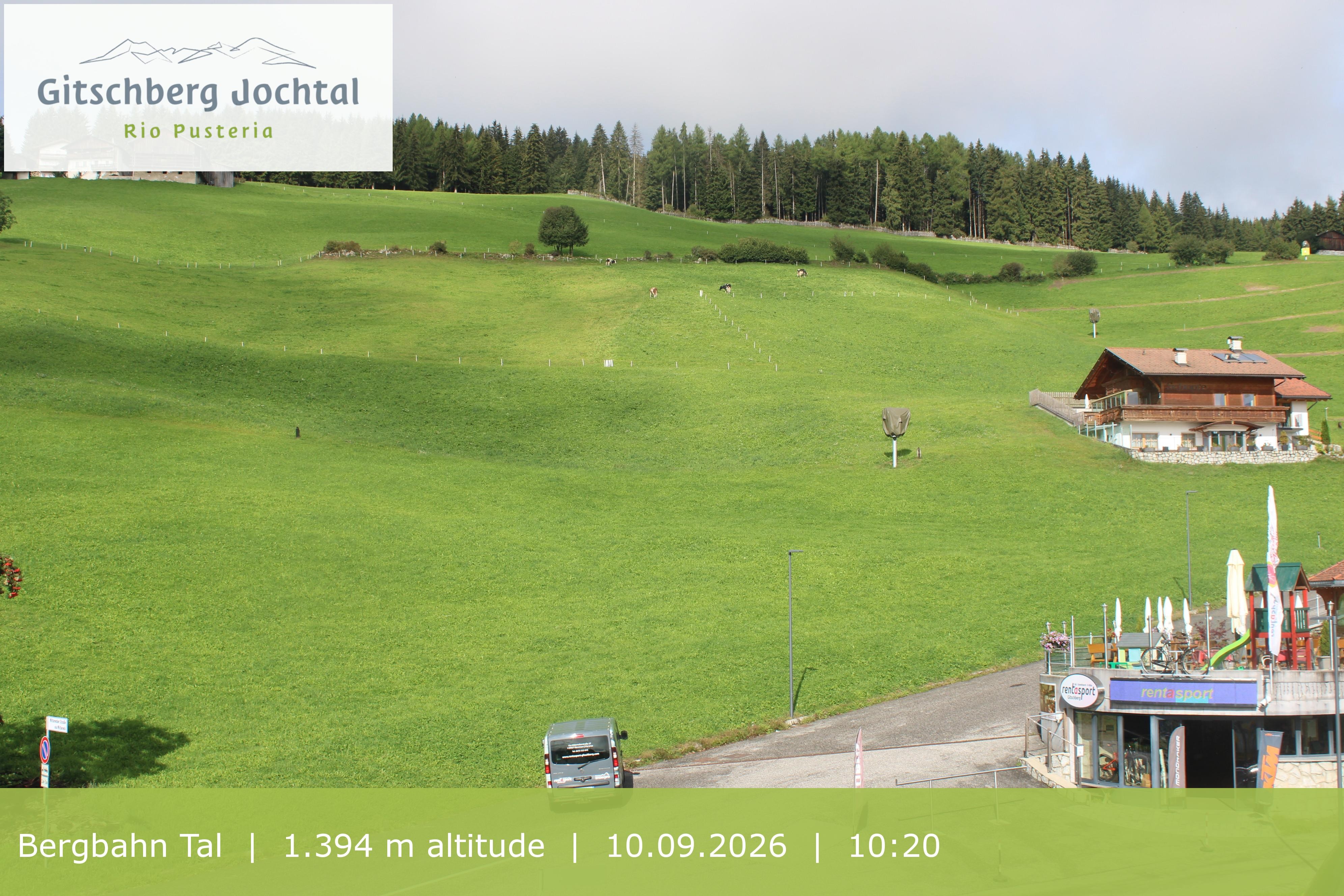 Archiv Foto Webcam Sicht auf die Talstation Meransen in Südtirol