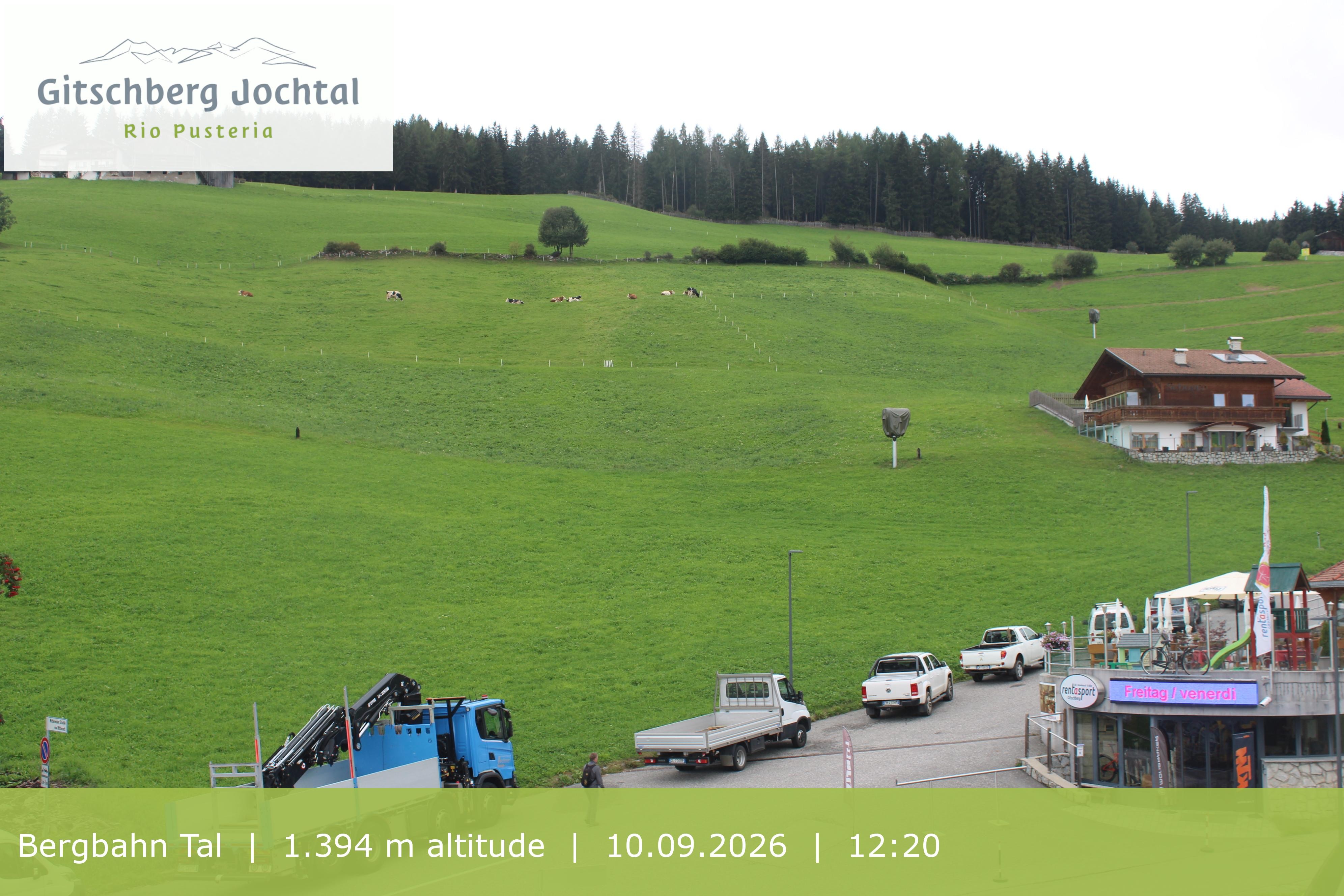 Archiv Foto Webcam Sicht auf die Talstation Meransen in Südtirol