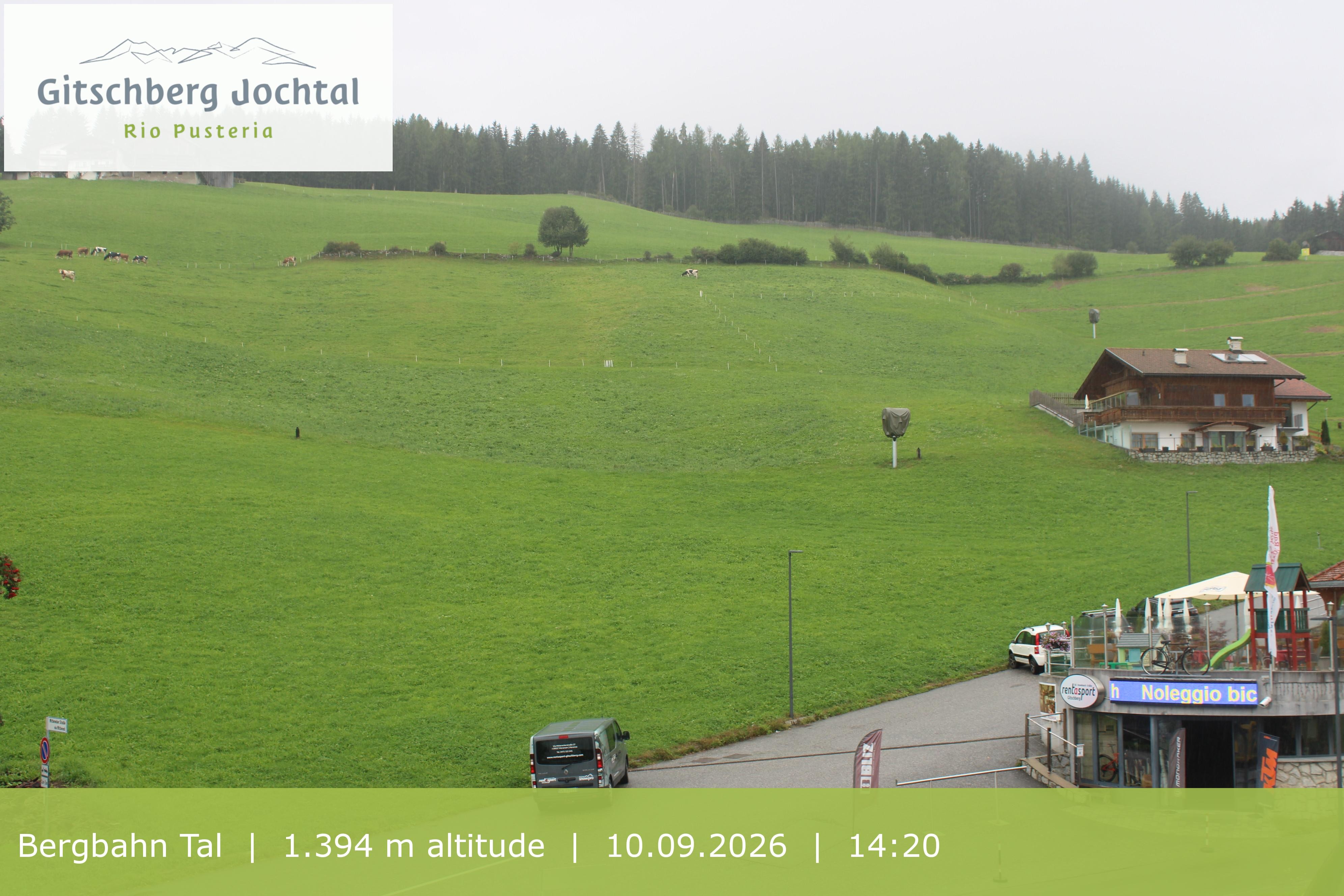 Archiv Foto Webcam Sicht auf die Talstation Meransen in Südtirol