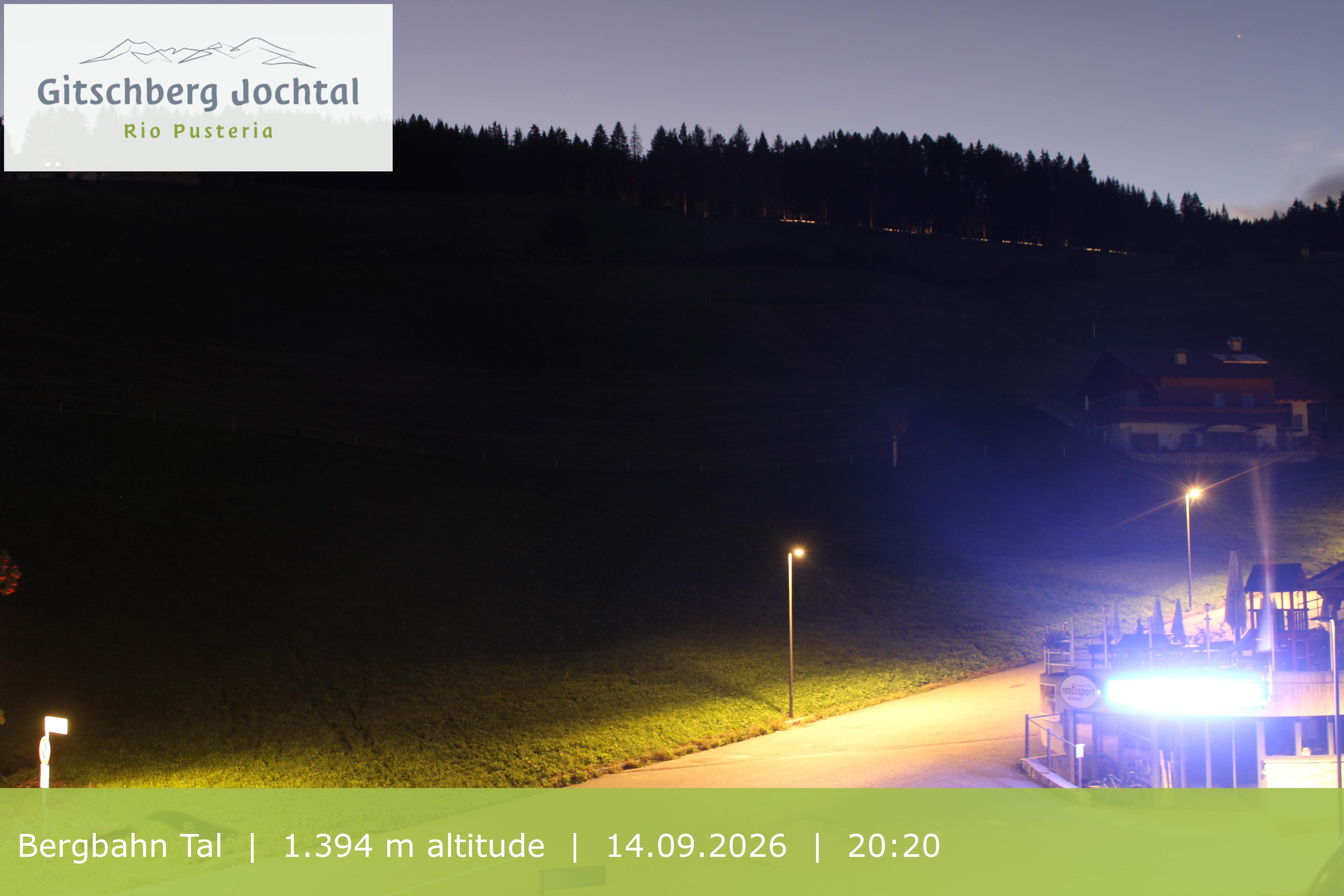 Archiv Foto Webcam Sicht auf die Talstation Meransen in Südtirol