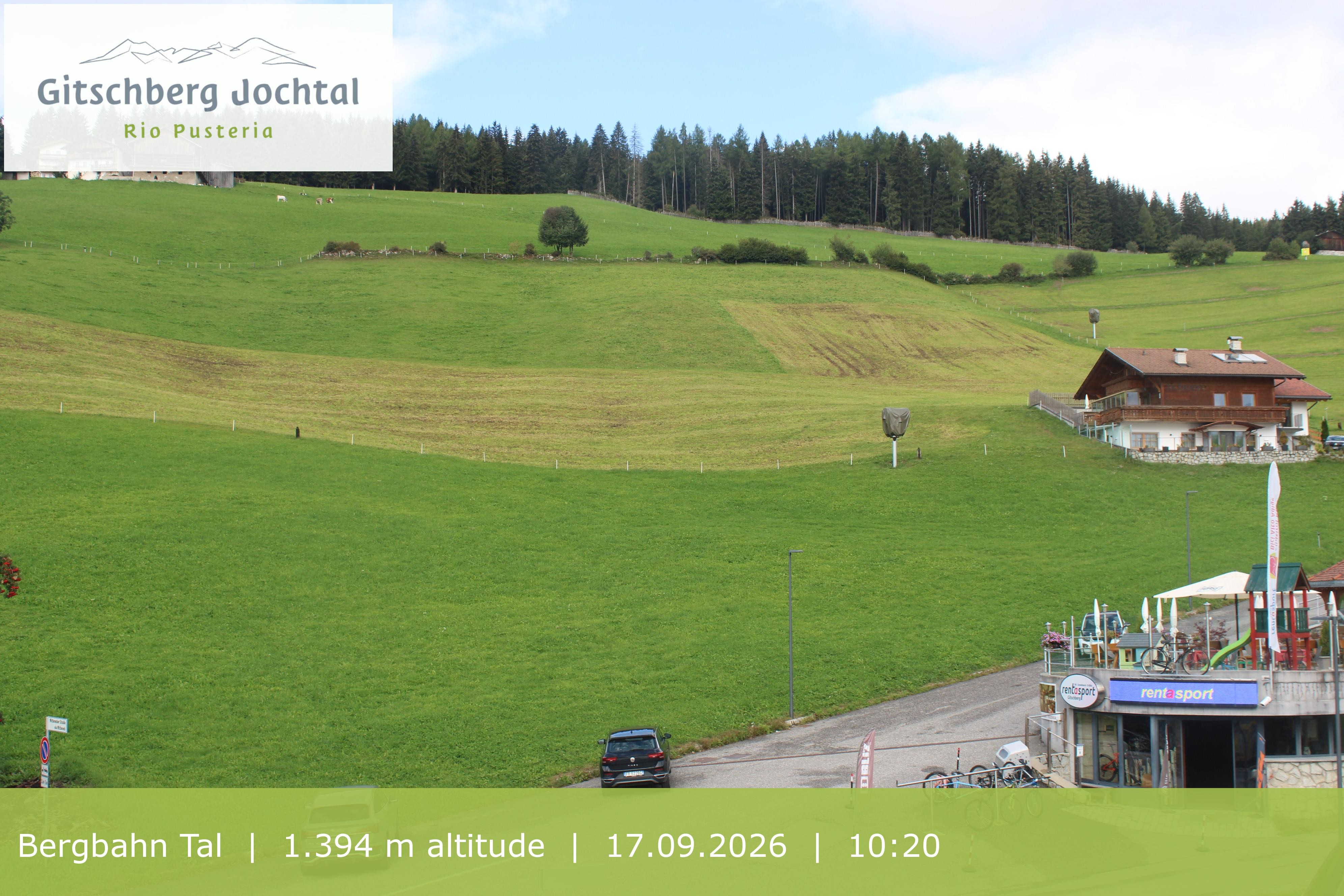 Archiv Foto Webcam Sicht auf die Talstation Meransen in Südtirol