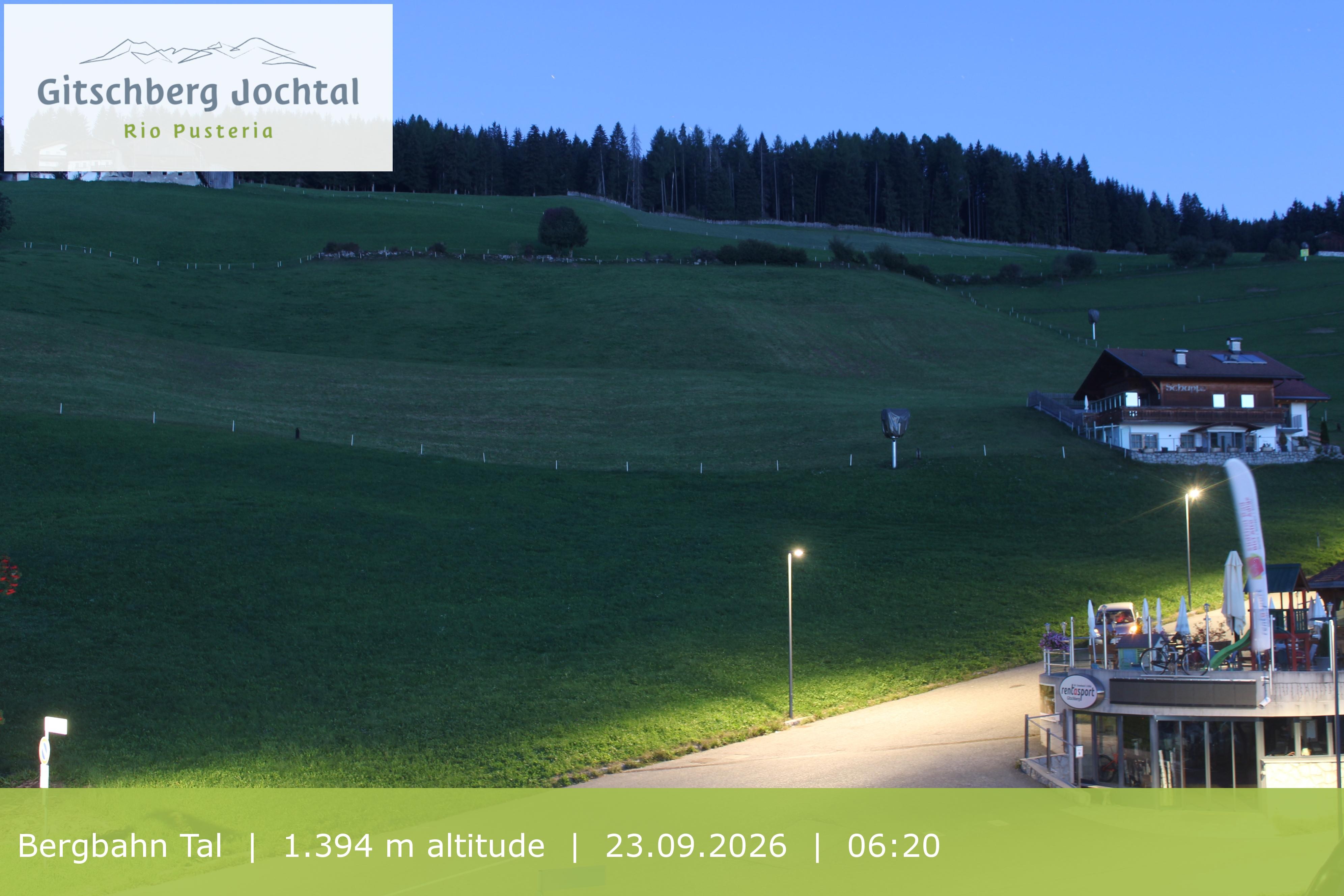 Archiv Foto Webcam Sicht auf die Talstation Meransen in Südtirol