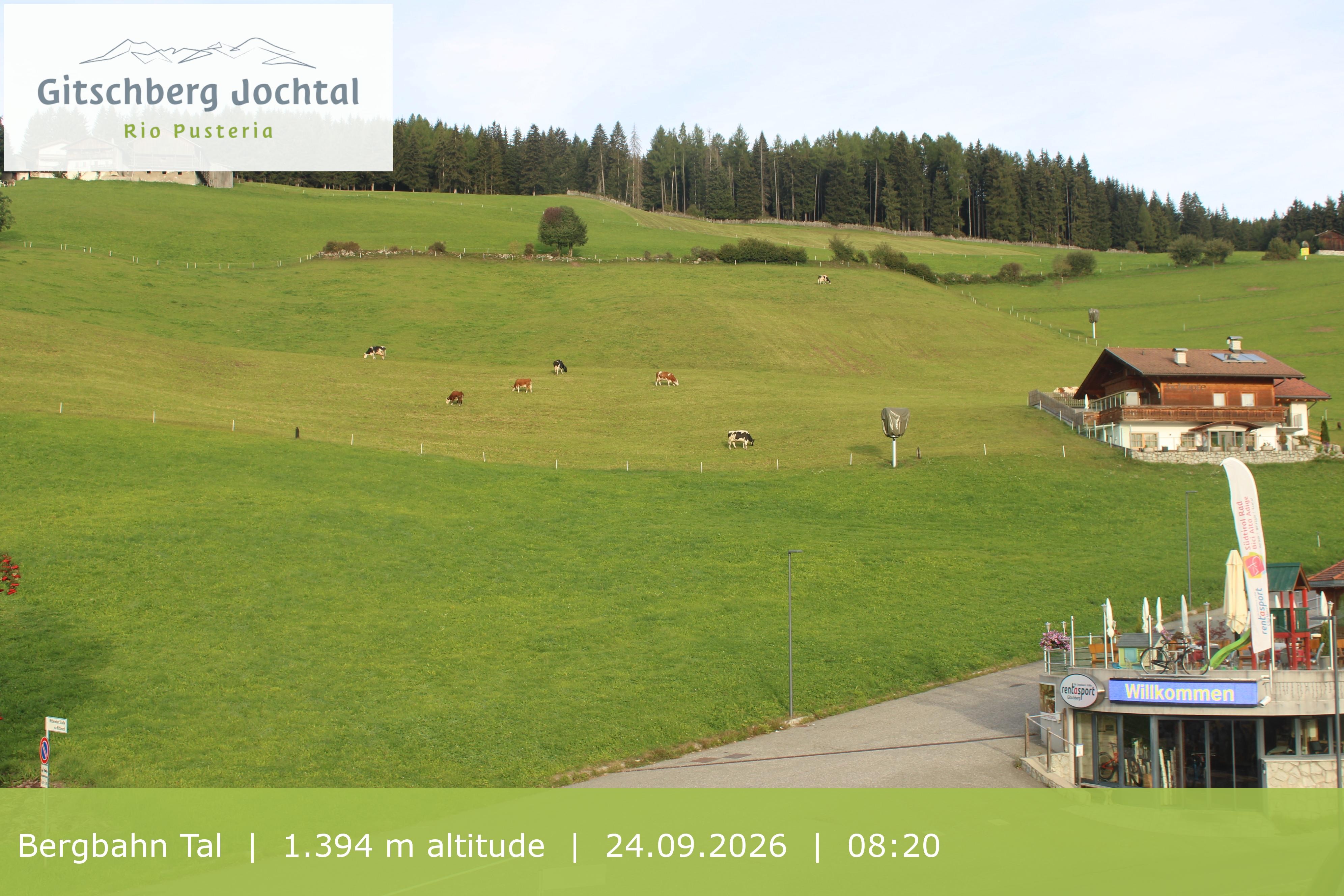 Archiv Foto Webcam Sicht auf die Talstation Meransen in Südtirol