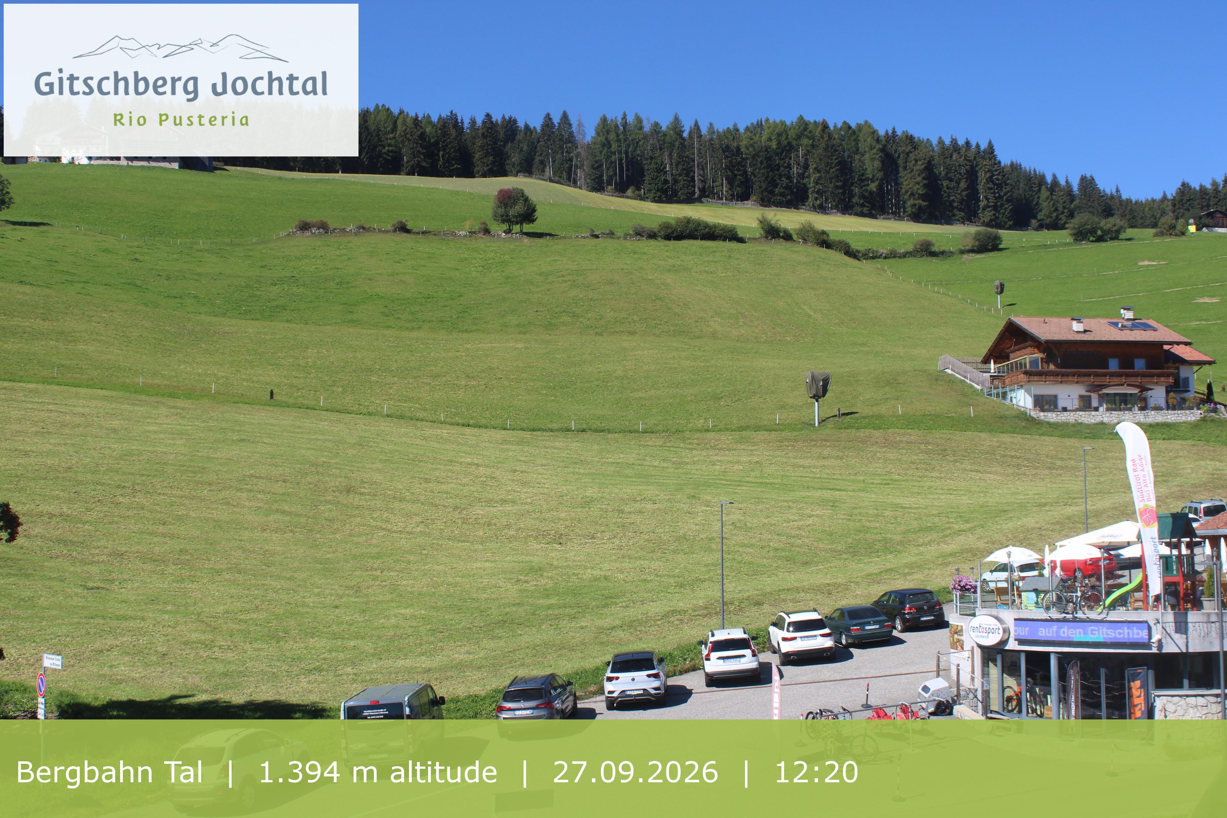 Archiv Foto Webcam Sicht auf die Talstation Meransen in Südtirol