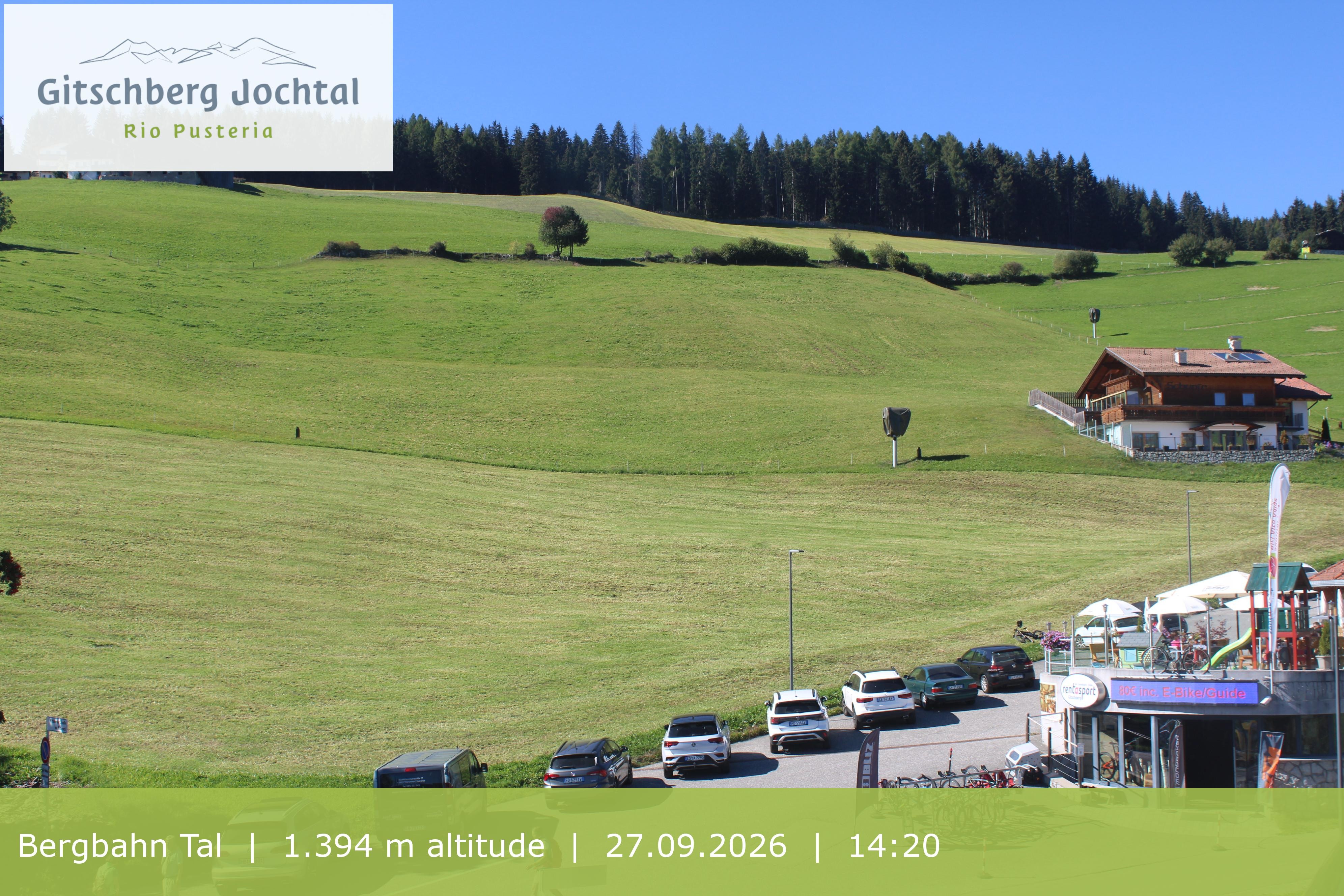 Archiv Foto Webcam Sicht auf die Talstation Meransen in Südtirol