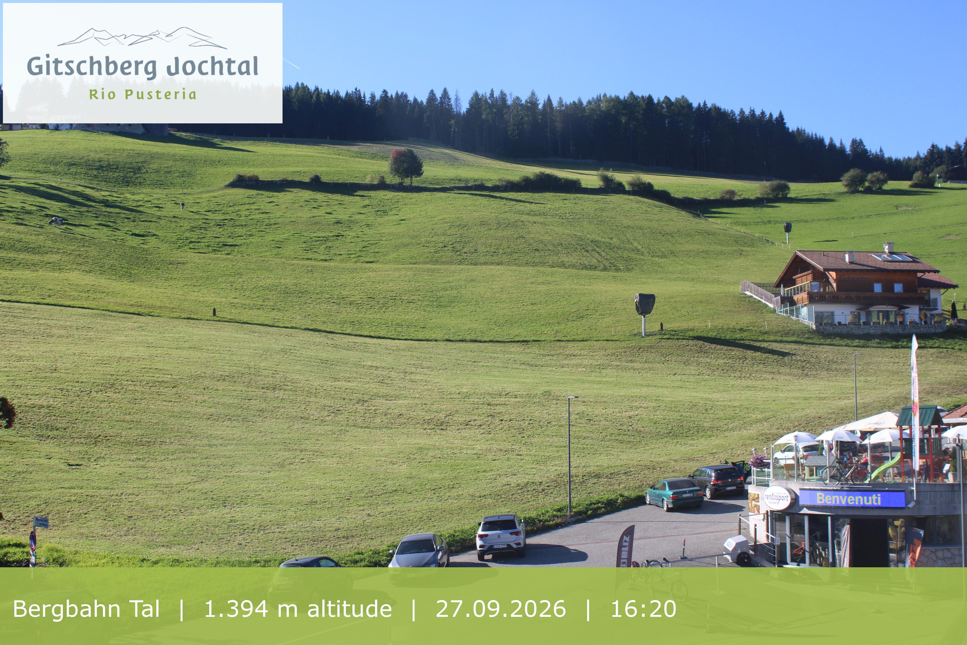 Archiv Foto Webcam Sicht auf die Talstation Meransen in Südtirol