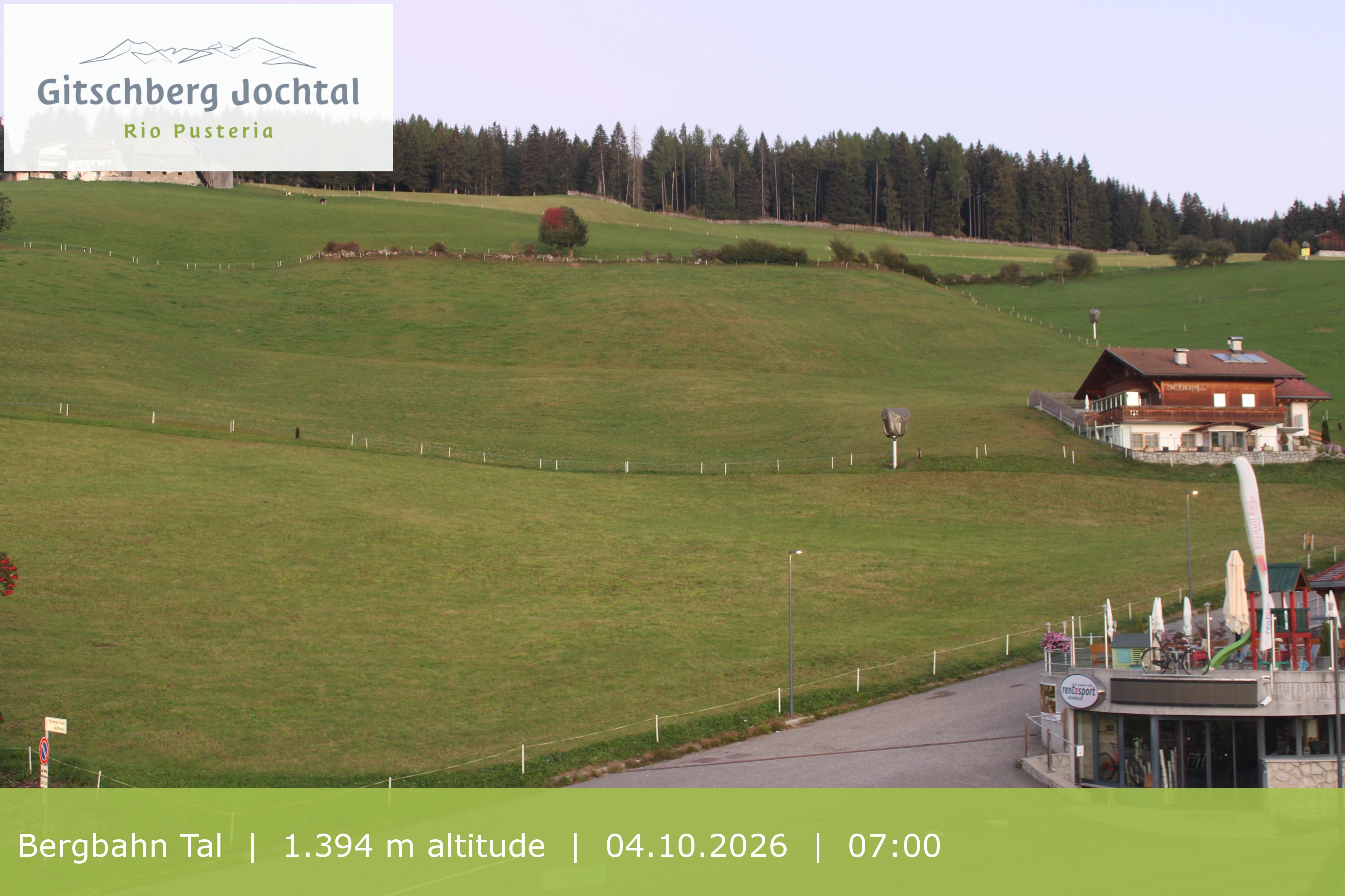 Archiv Foto Webcam Sicht auf die Talstation Meransen in Südtirol