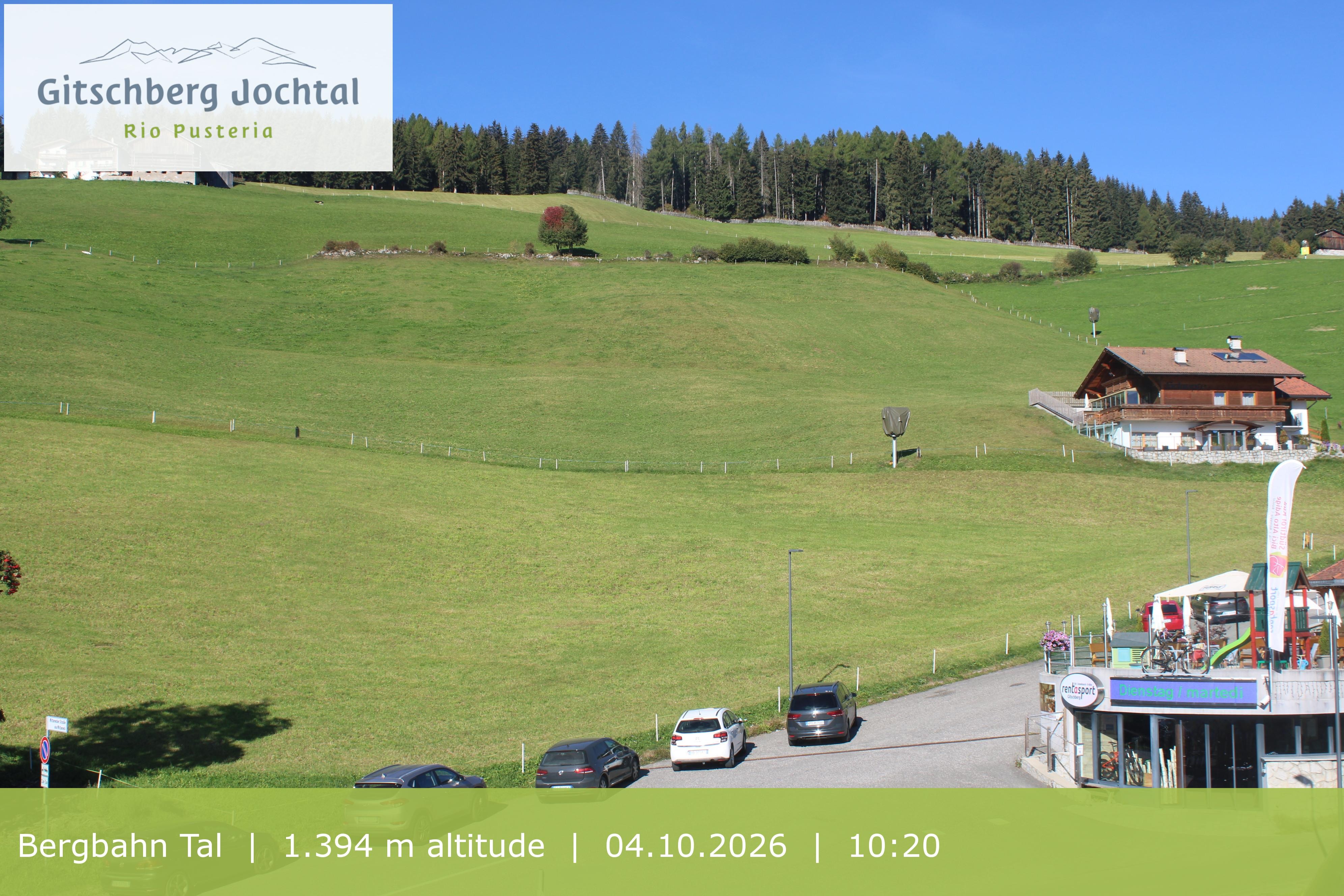 Archiv Foto Webcam Sicht auf die Talstation Meransen in Südtirol