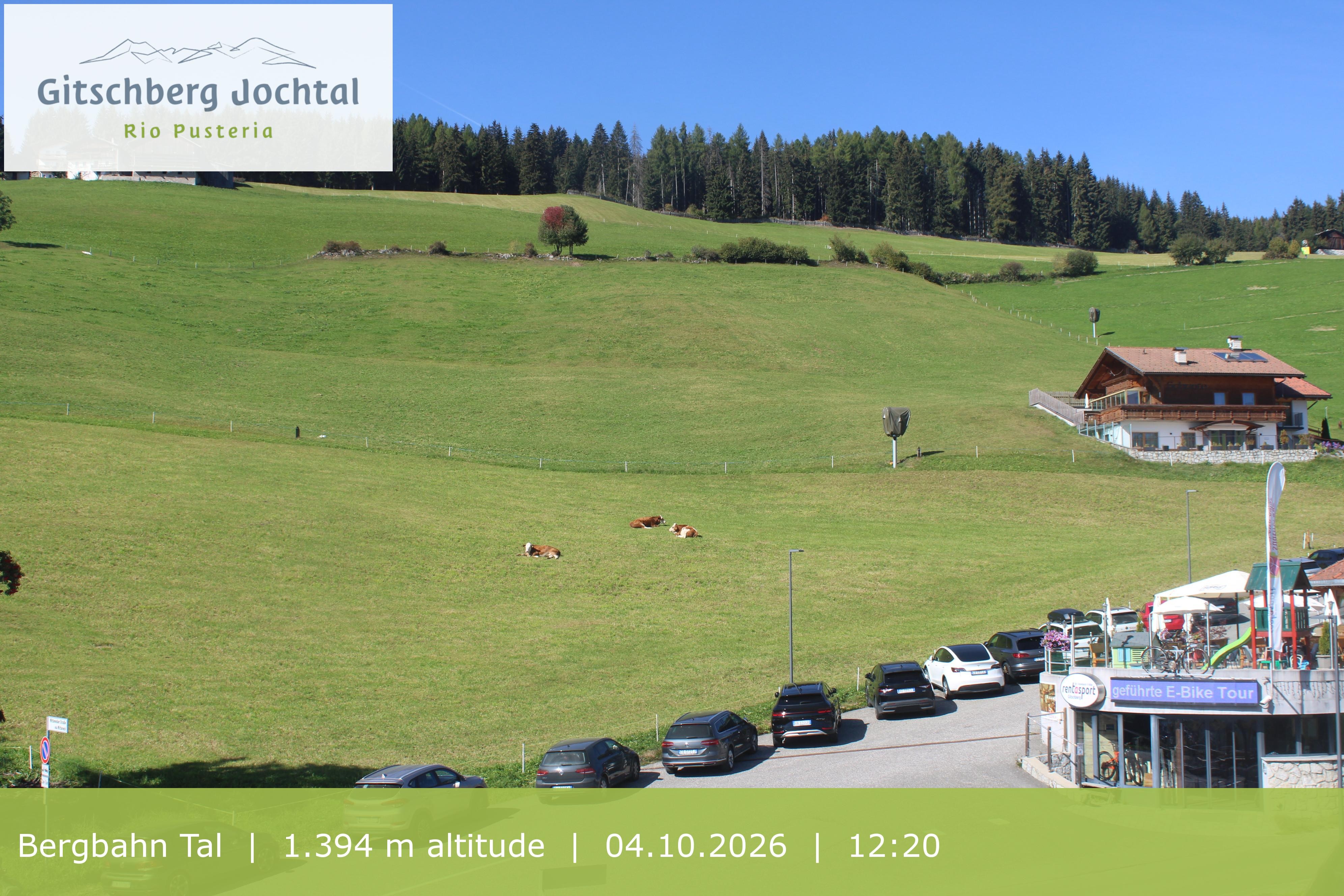 Archiv Foto Webcam Sicht auf die Talstation Meransen in Südtirol