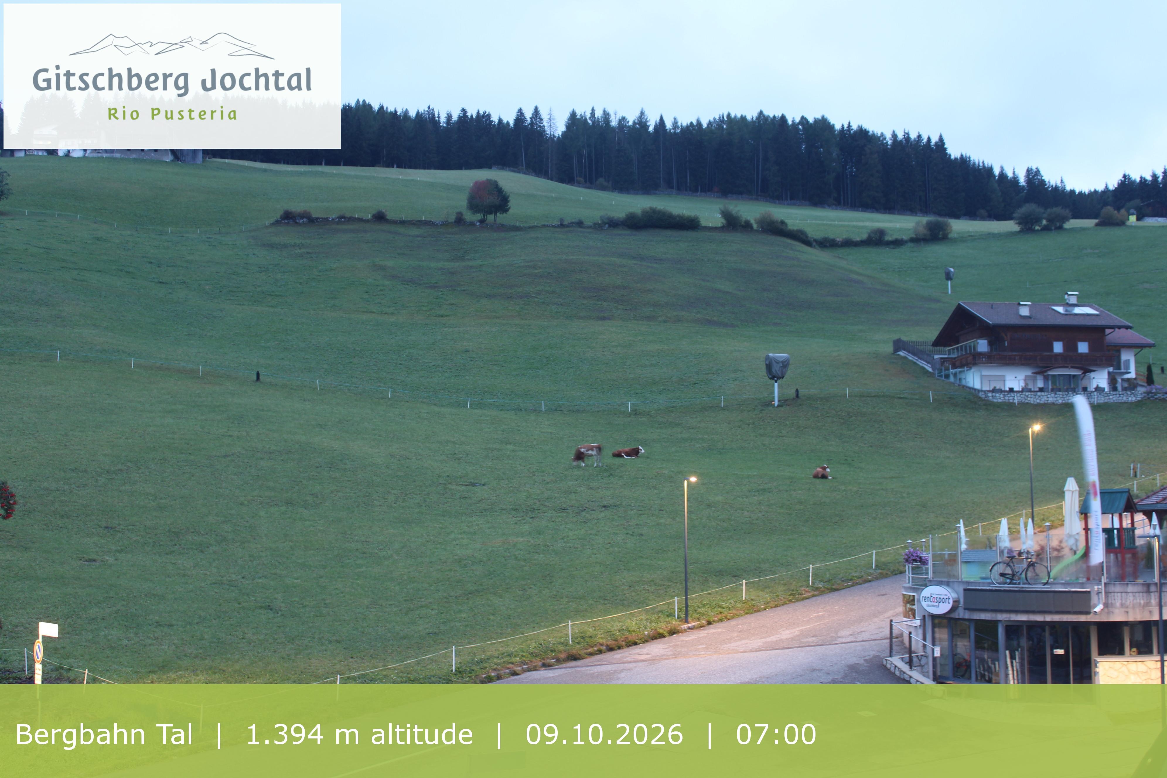 Archiv Foto Webcam Sicht auf die Talstation Meransen in Südtirol