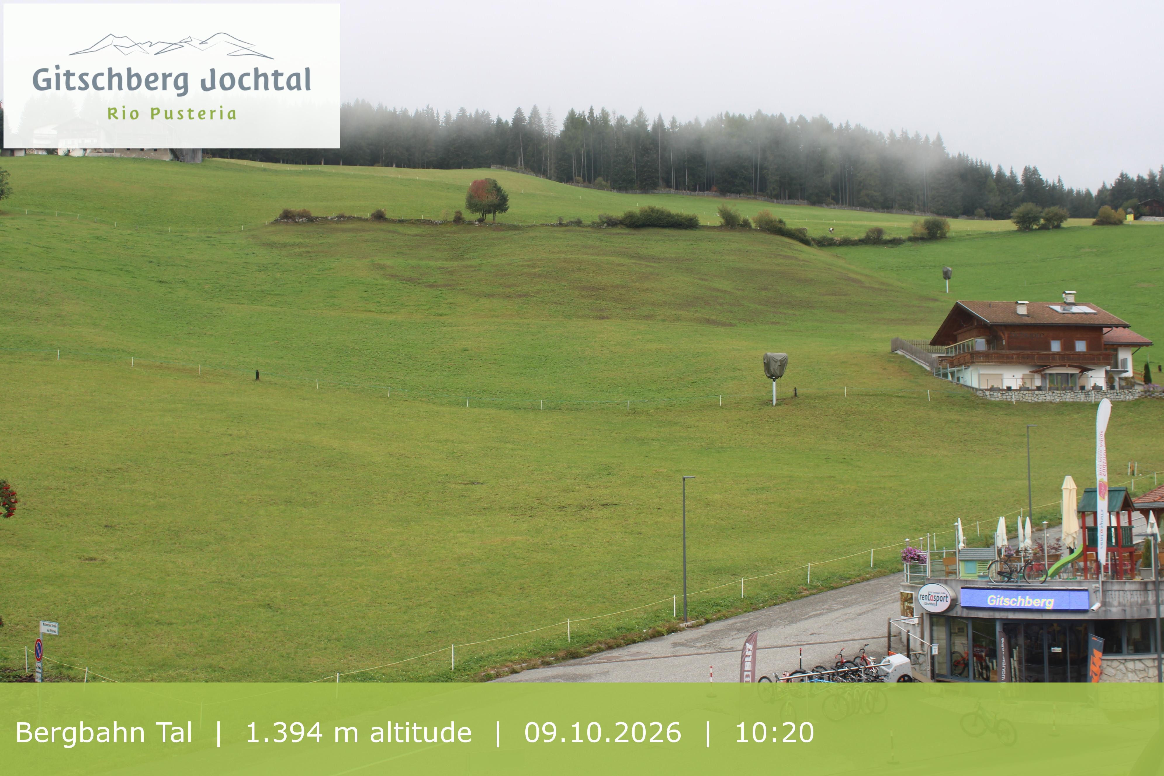 Archiv Foto Webcam Sicht auf die Talstation Meransen in Südtirol