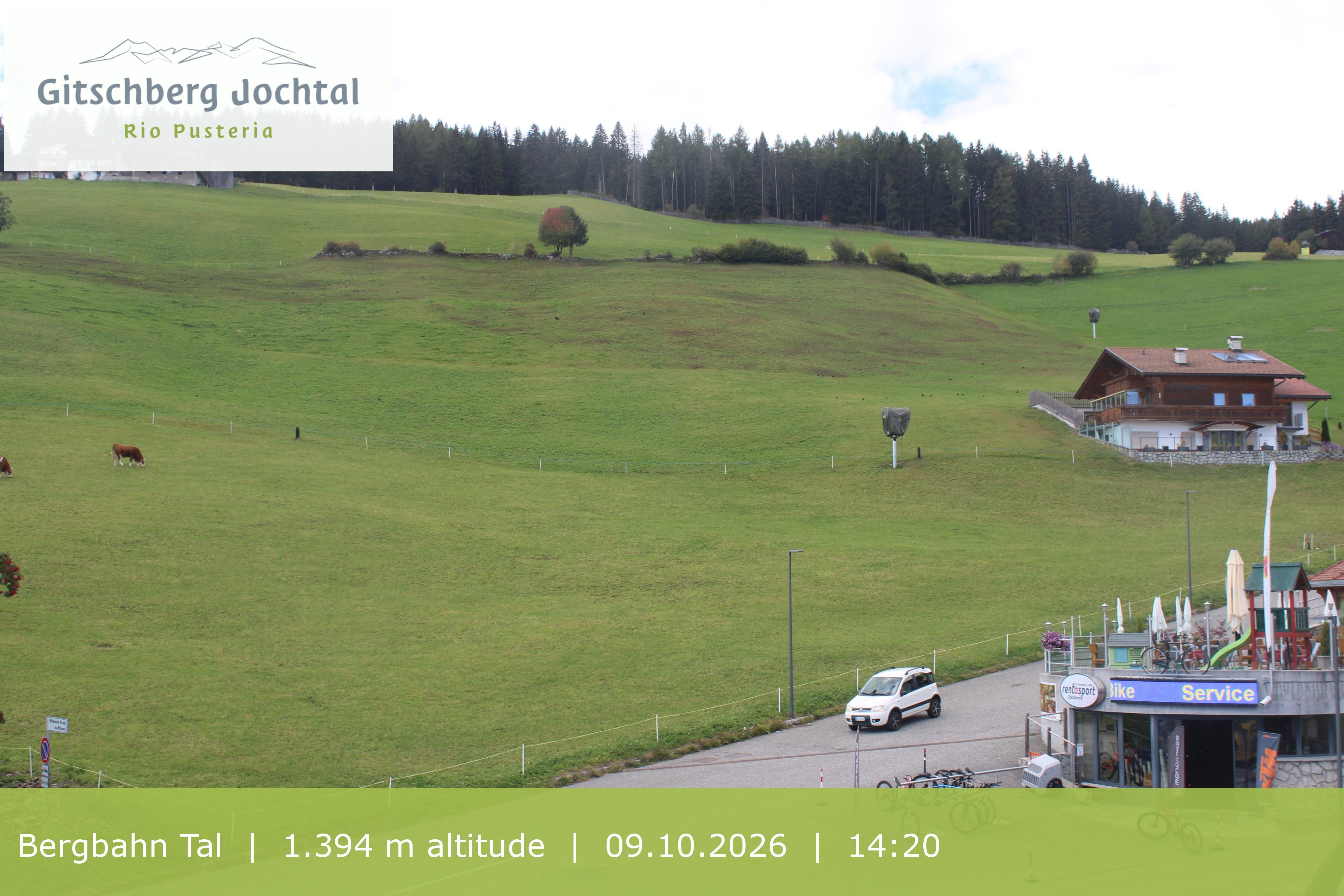 Archiv Foto Webcam Sicht auf die Talstation Meransen in Südtirol