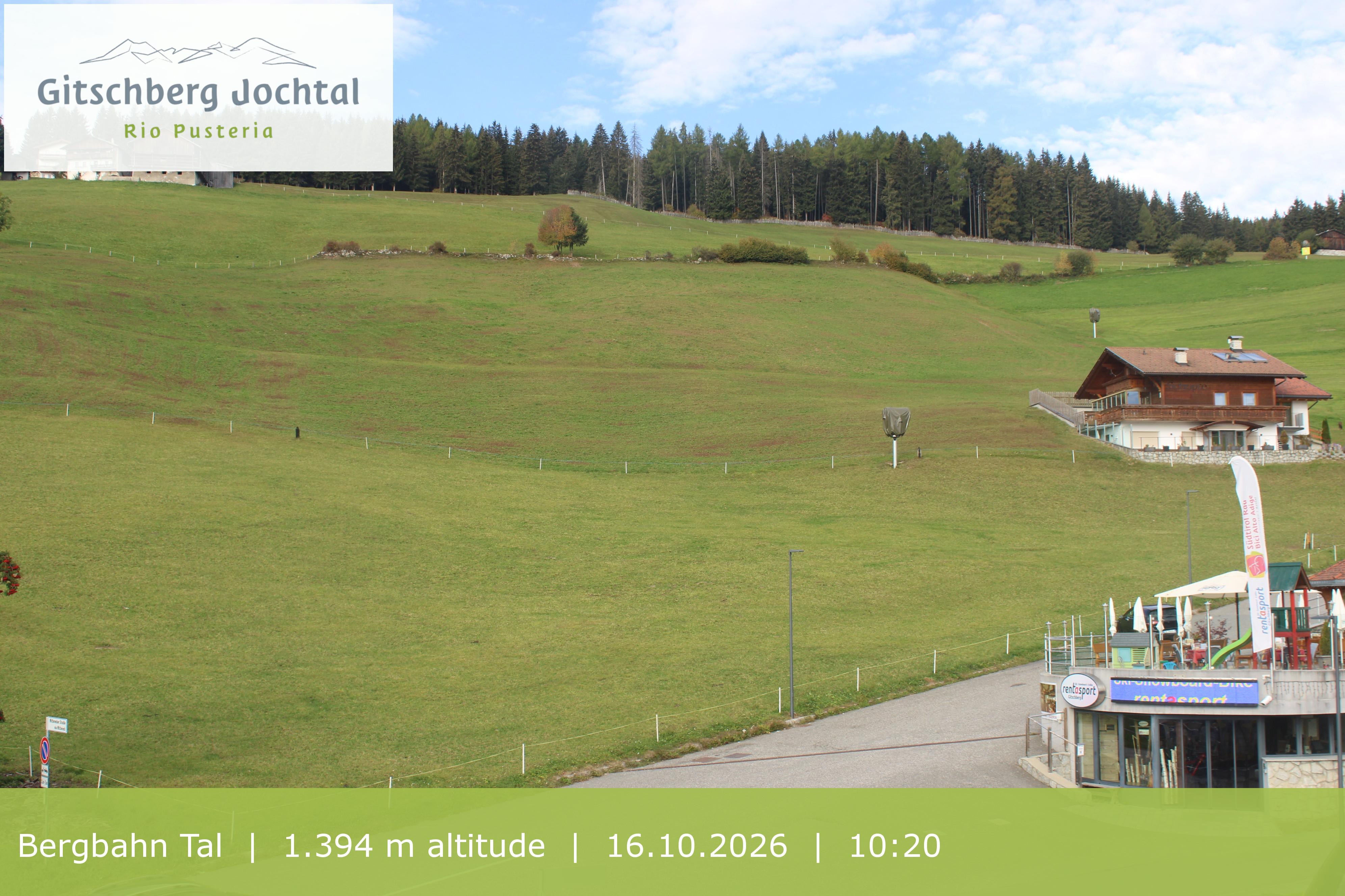 Archiv Foto Webcam Sicht auf die Talstation Meransen in Südtirol