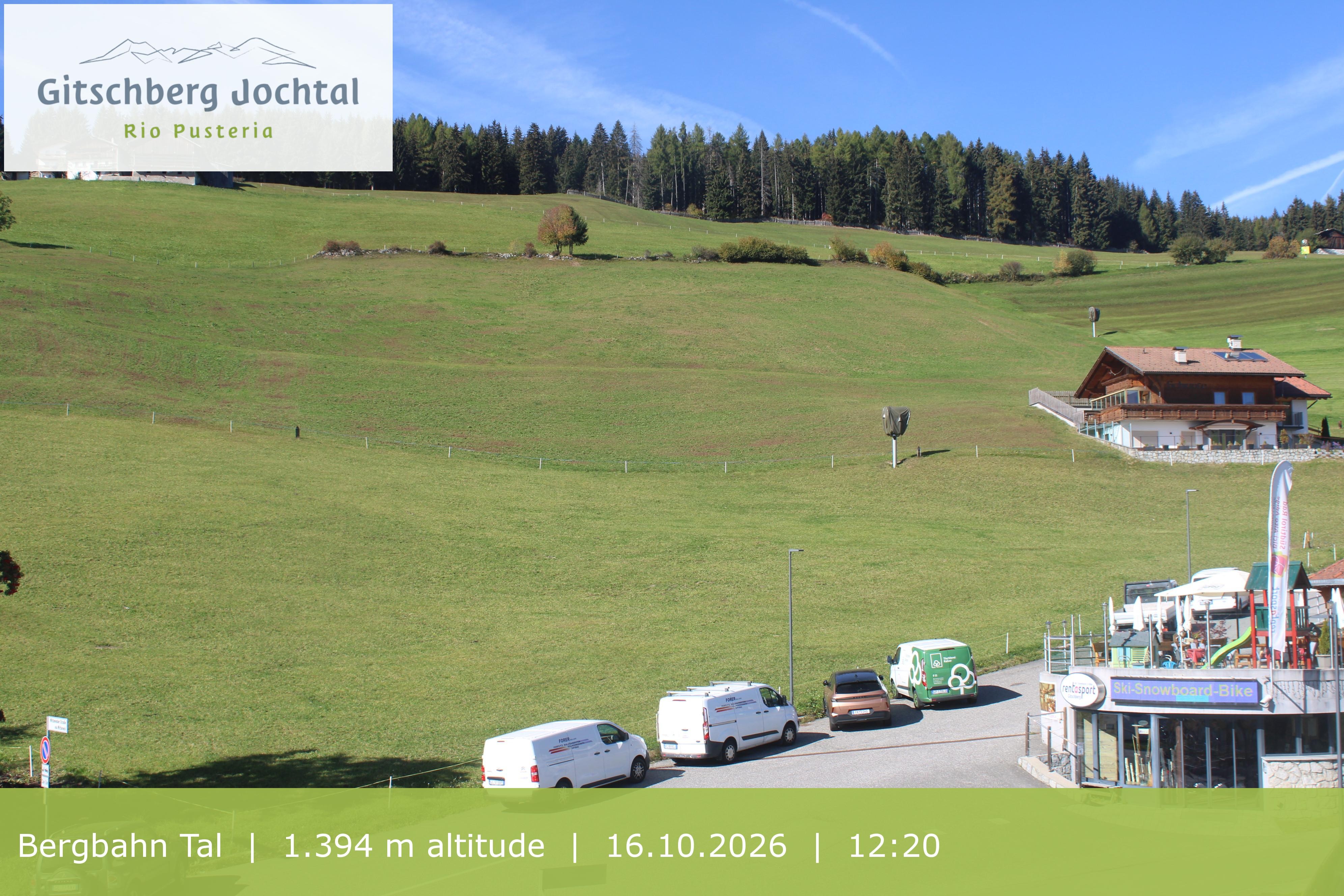 Archiv Foto Webcam Sicht auf die Talstation Meransen in Südtirol