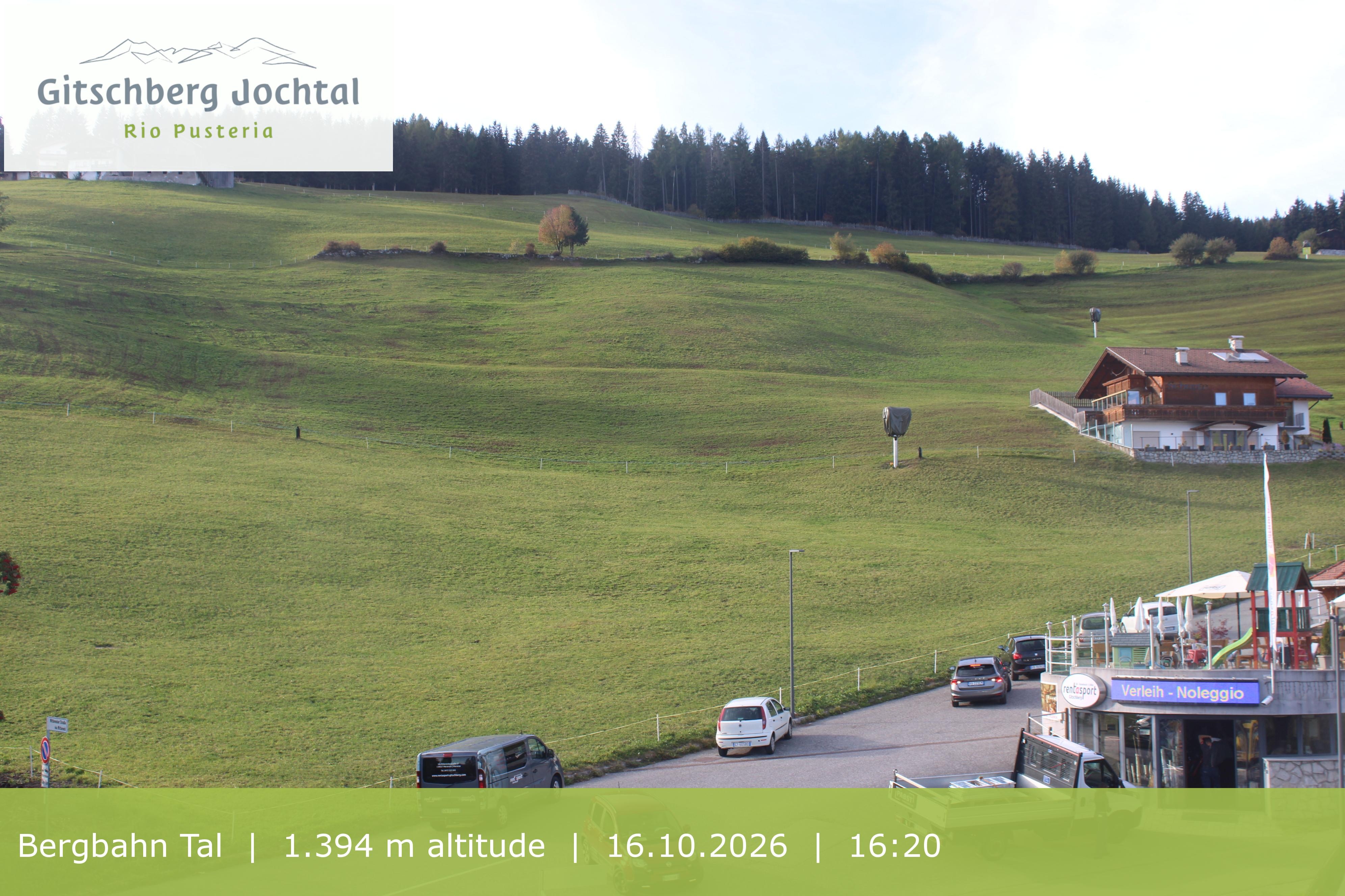 Archiv Foto Webcam Sicht auf die Talstation Meransen in Südtirol