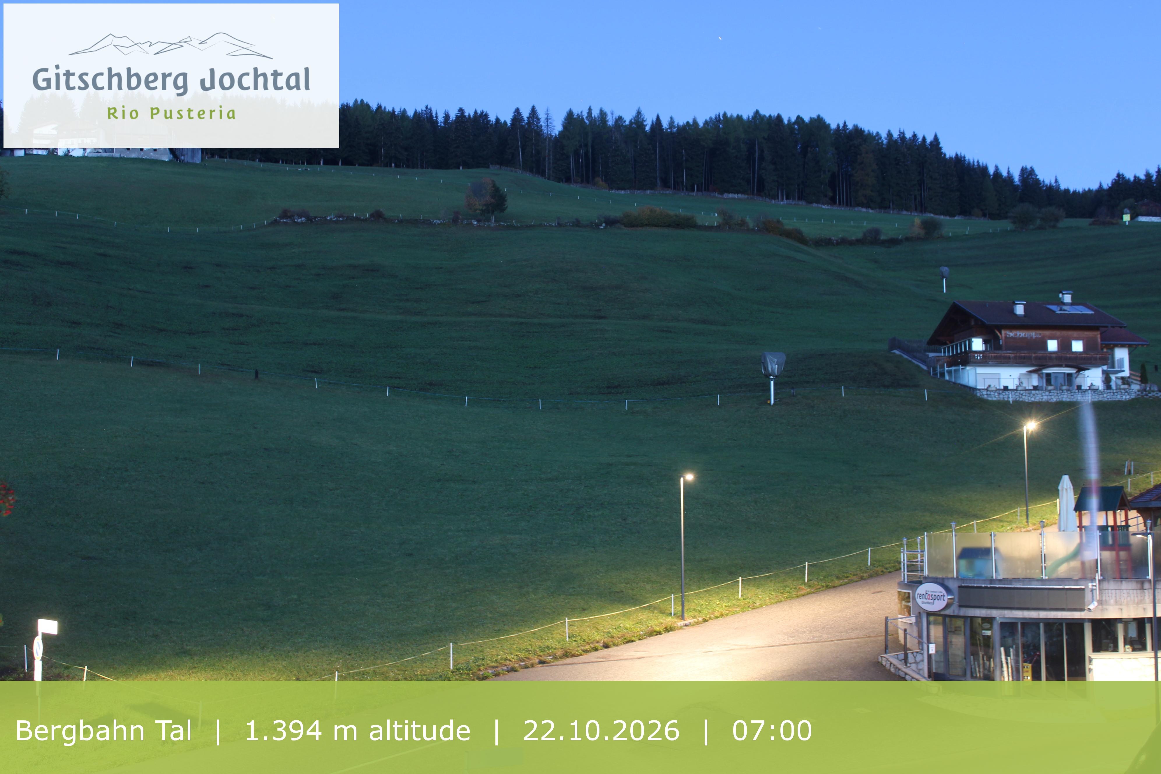 Archiv Foto Webcam Sicht auf die Talstation Meransen in Südtirol