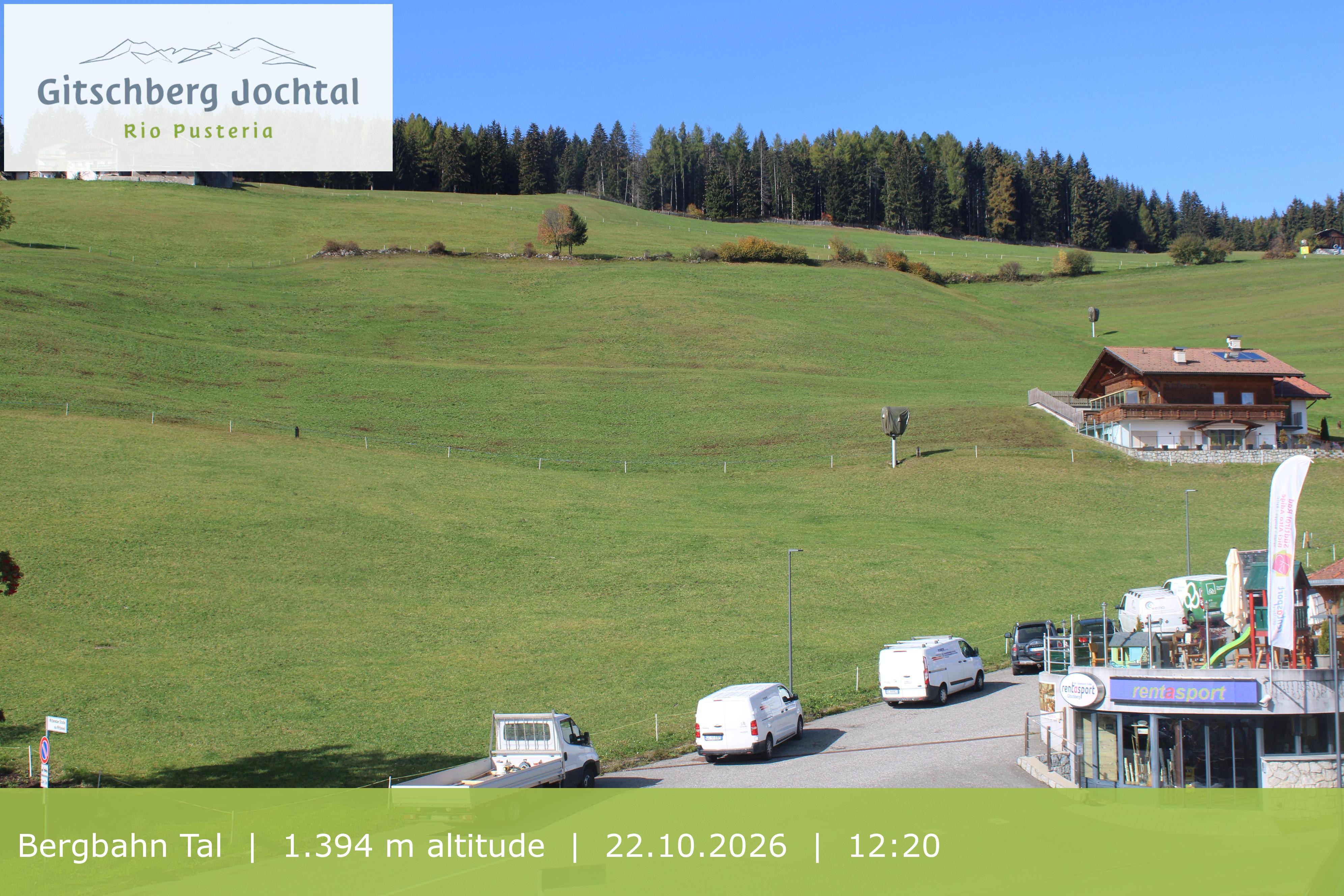 Archiv Foto Webcam Sicht auf die Talstation Meransen in Südtirol