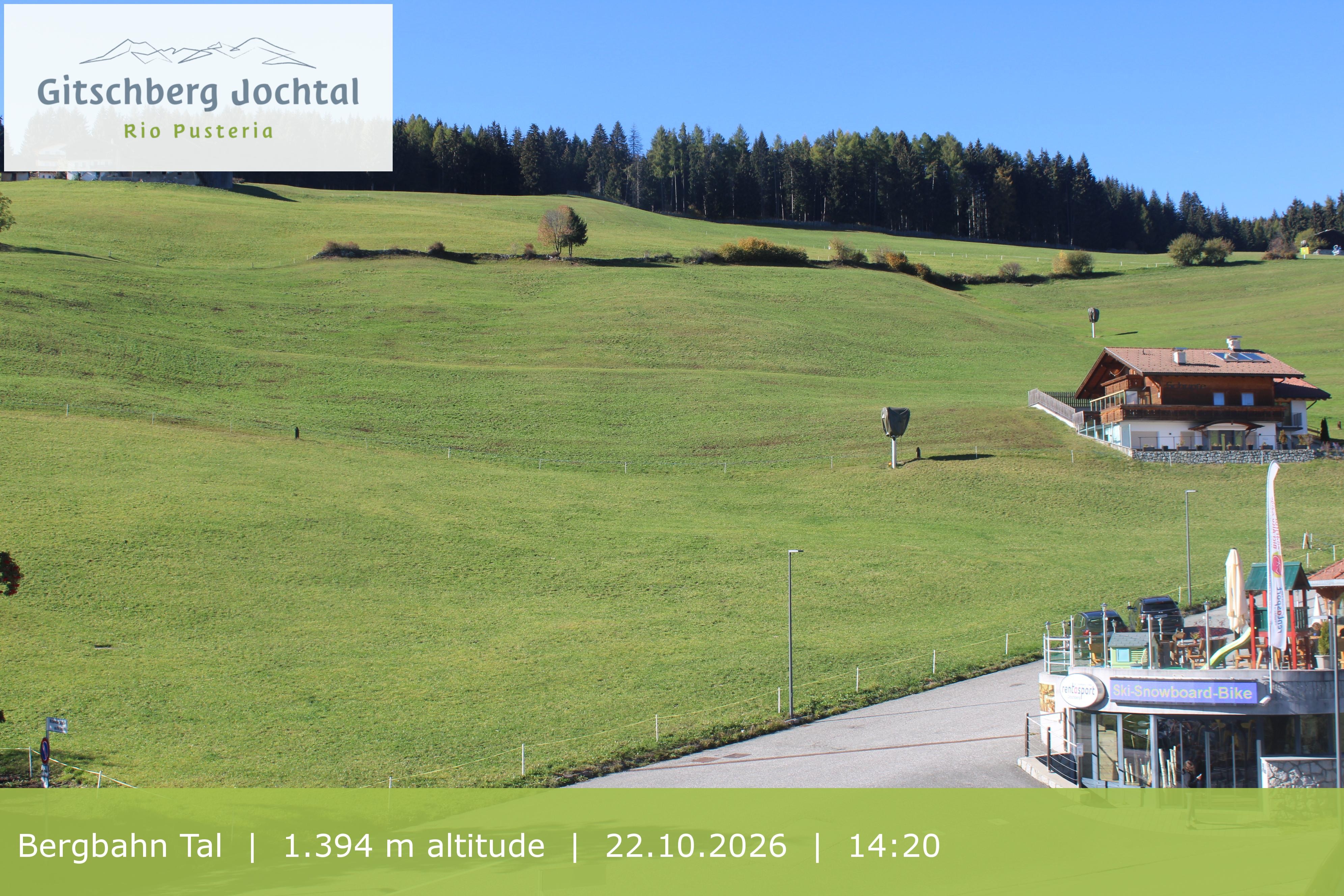 Archiv Foto Webcam Sicht auf die Talstation Meransen in Südtirol