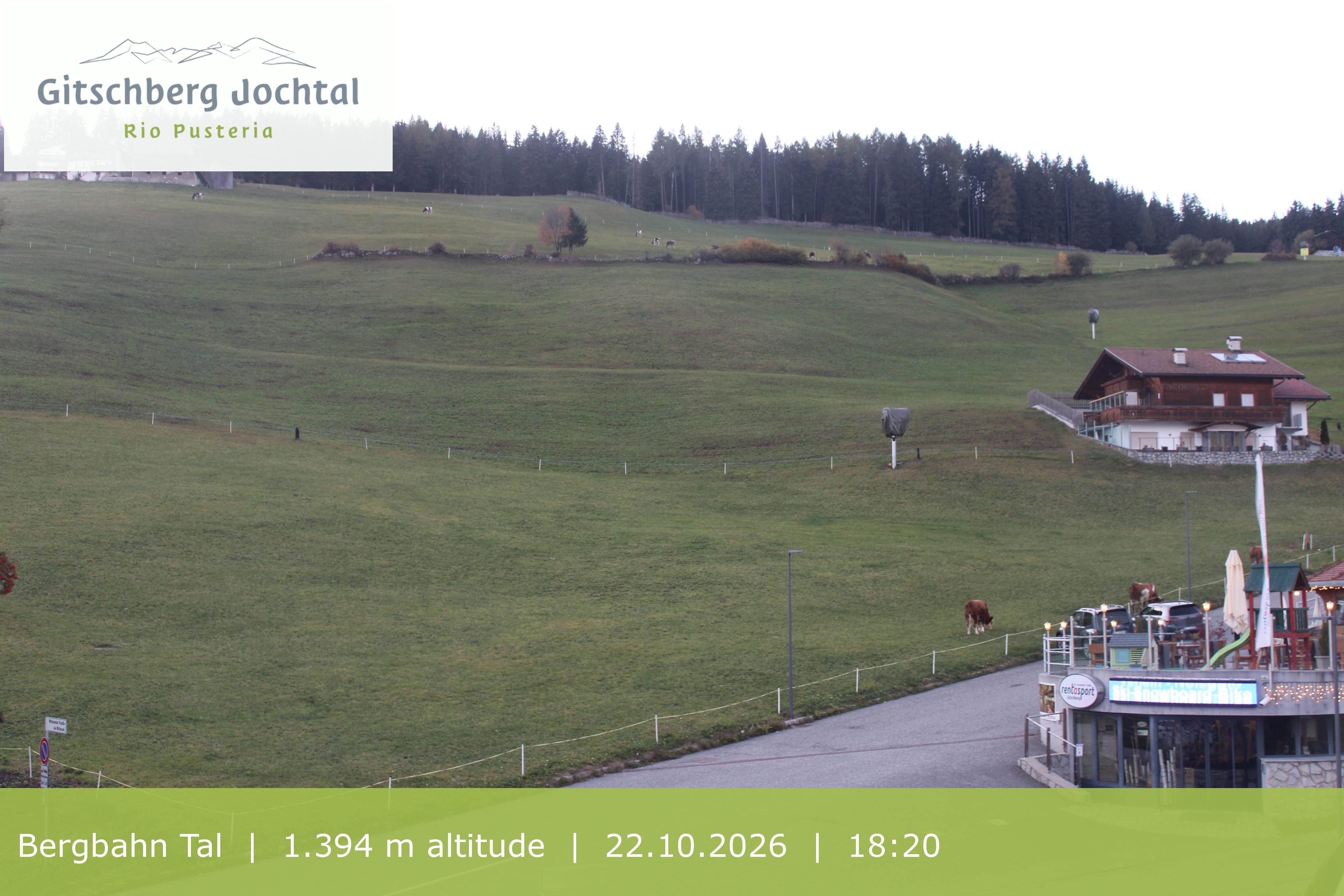 Archiv Foto Webcam Sicht auf die Talstation Meransen in Südtirol