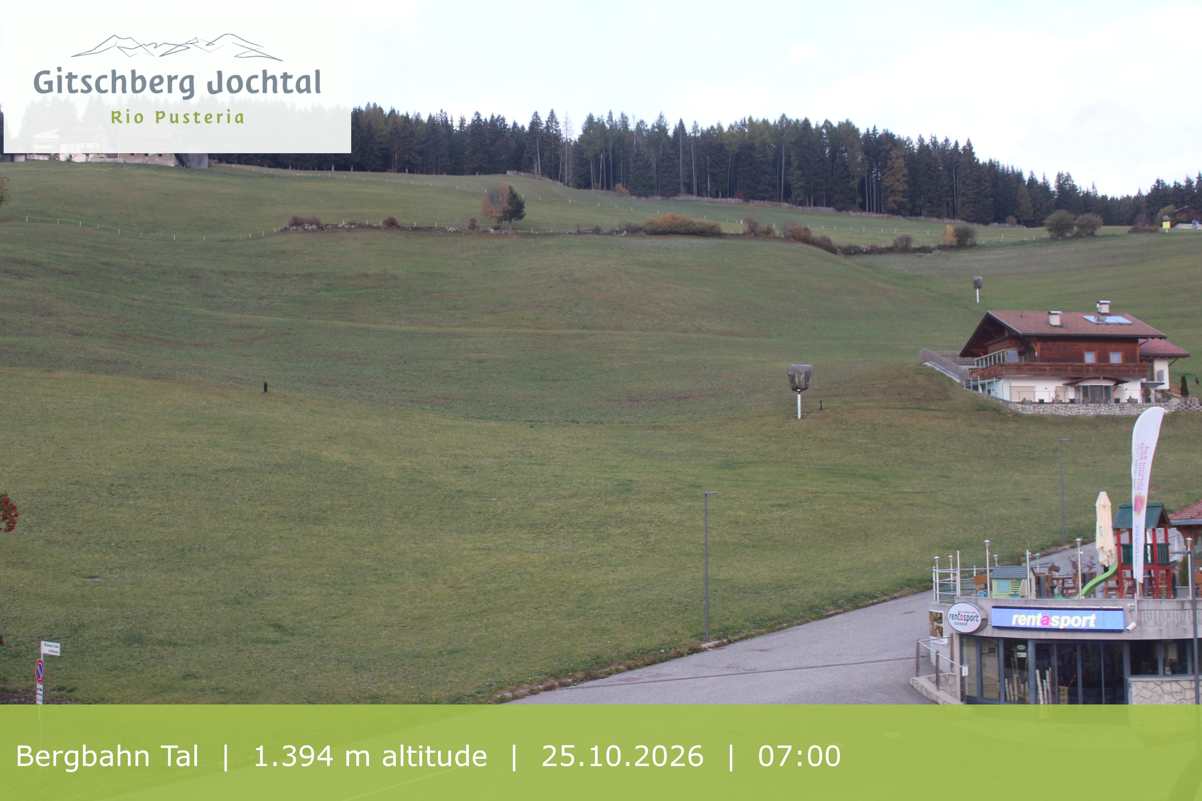 Archiv Foto Webcam Sicht auf die Talstation Meransen in Südtirol