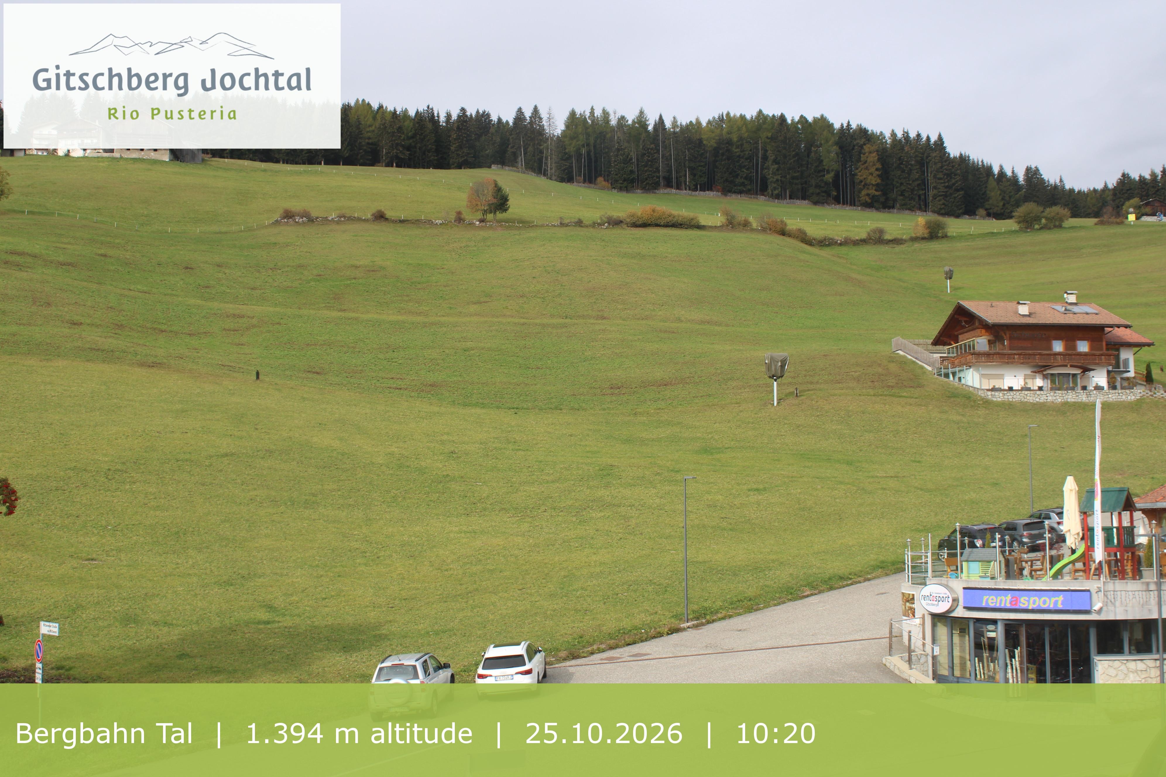 Archiv Foto Webcam Sicht auf die Talstation Meransen in Südtirol