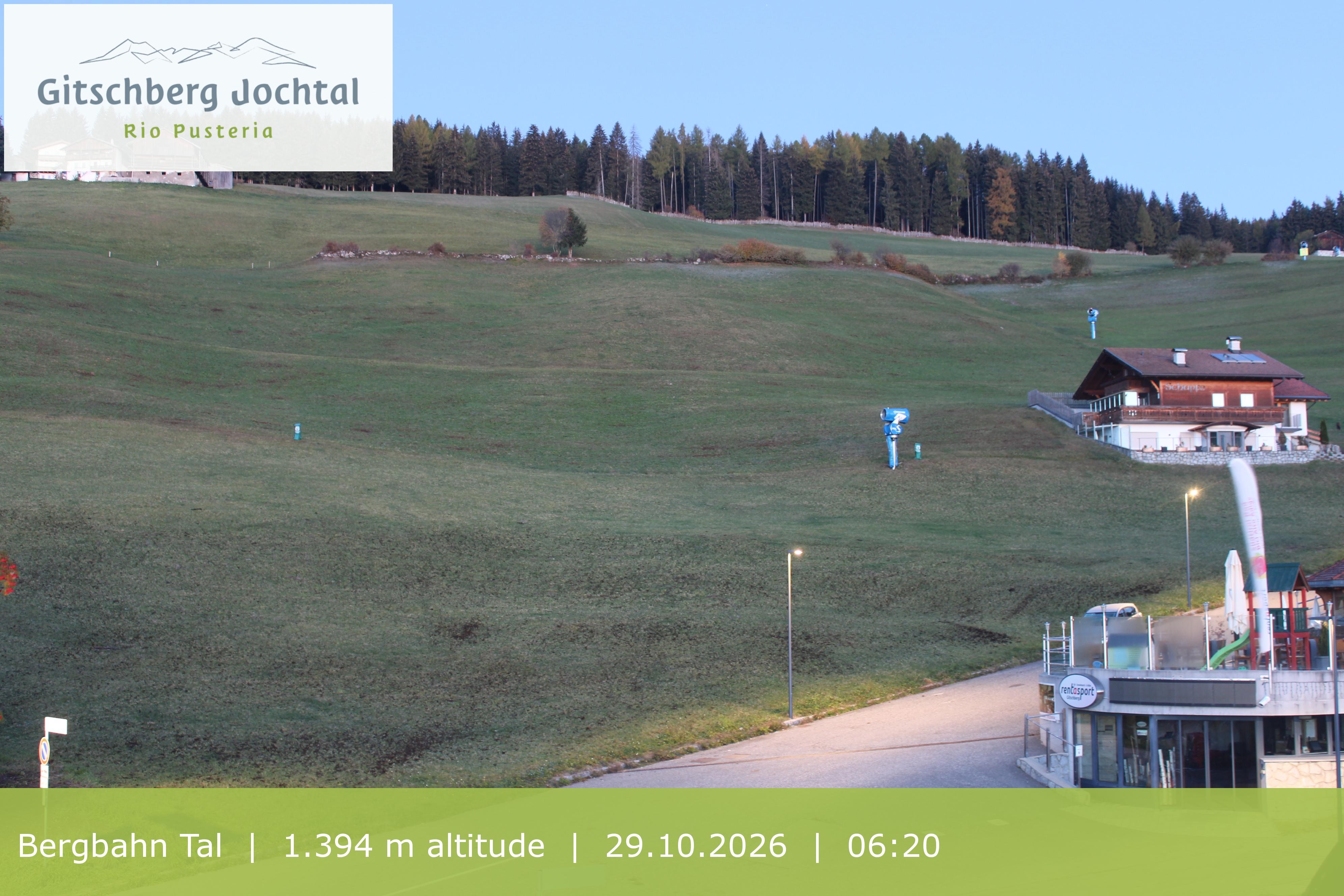 Archiv Foto Webcam Sicht auf die Talstation Meransen in Südtirol
