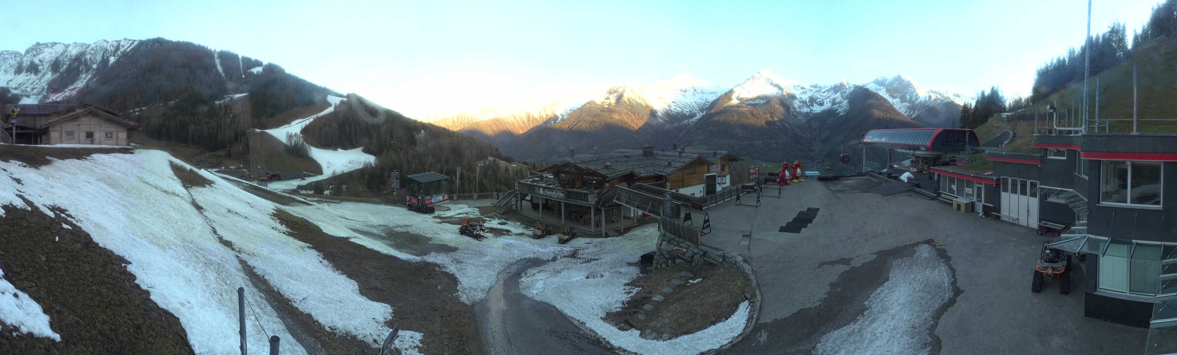 Archived image Webcam Klausberg - mountain restaurant Kristallalm in Ahrn Valley (South Tyrol)
