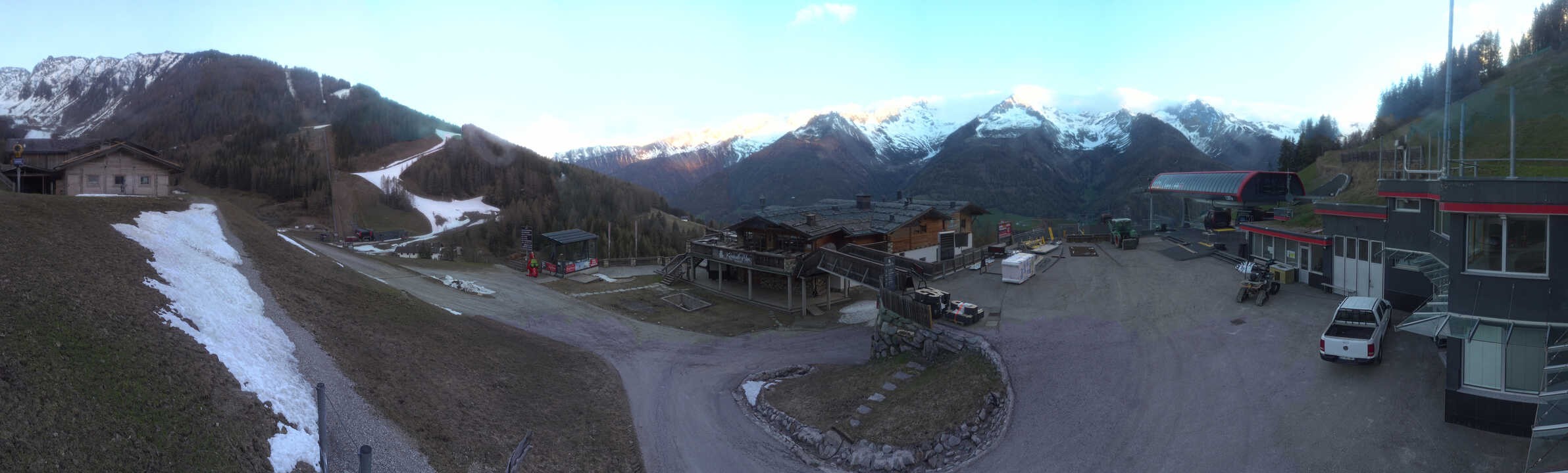 Archived image Webcam Klausberg - mountain restaurant Kristallalm in Ahrn Valley (South Tyrol)