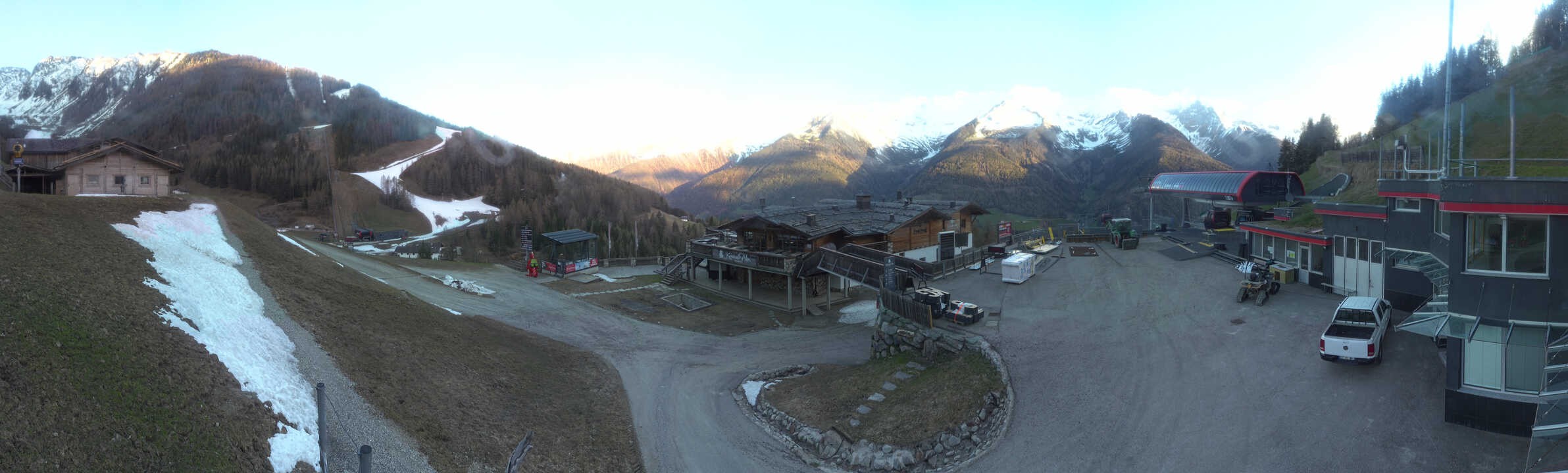 Archived image Webcam Klausberg - mountain restaurant Kristallalm in Ahrn Valley (South Tyrol)