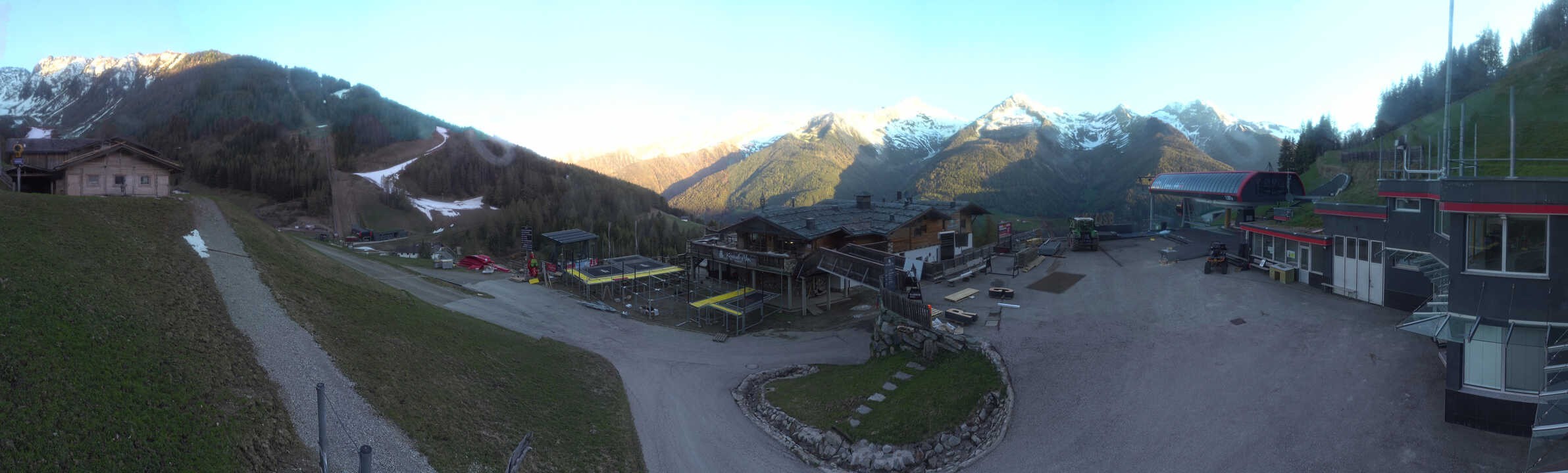 Archived image Webcam Klausberg - mountain restaurant Kristallalm in Ahrn Valley (South Tyrol)