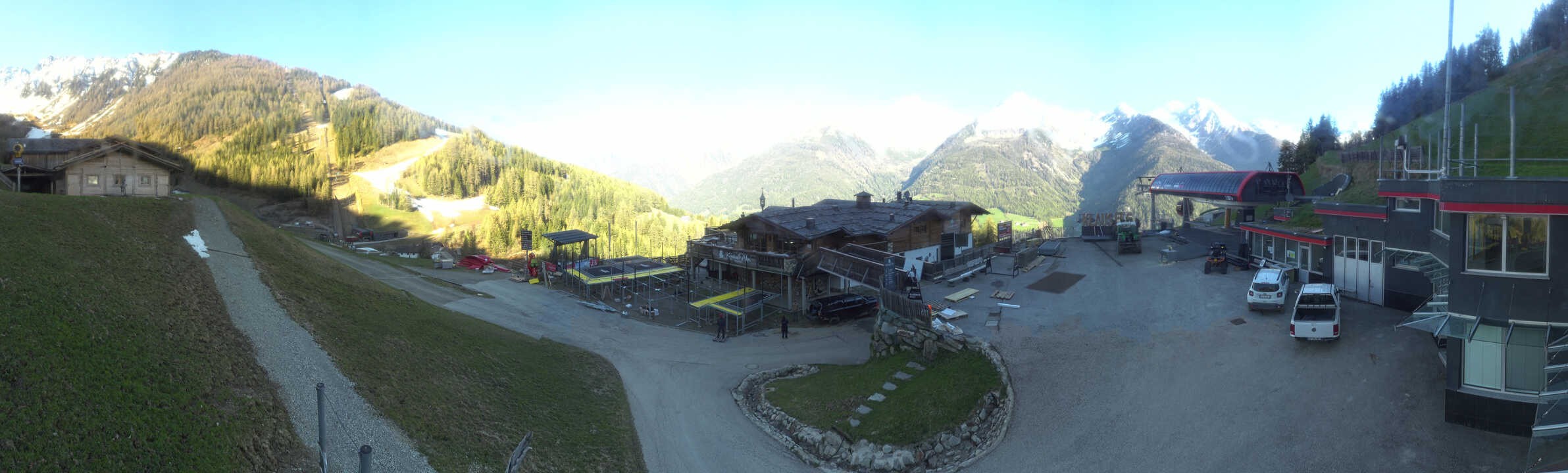 Archived image Webcam Klausberg - mountain restaurant Kristallalm in Ahrn Valley (South Tyrol)