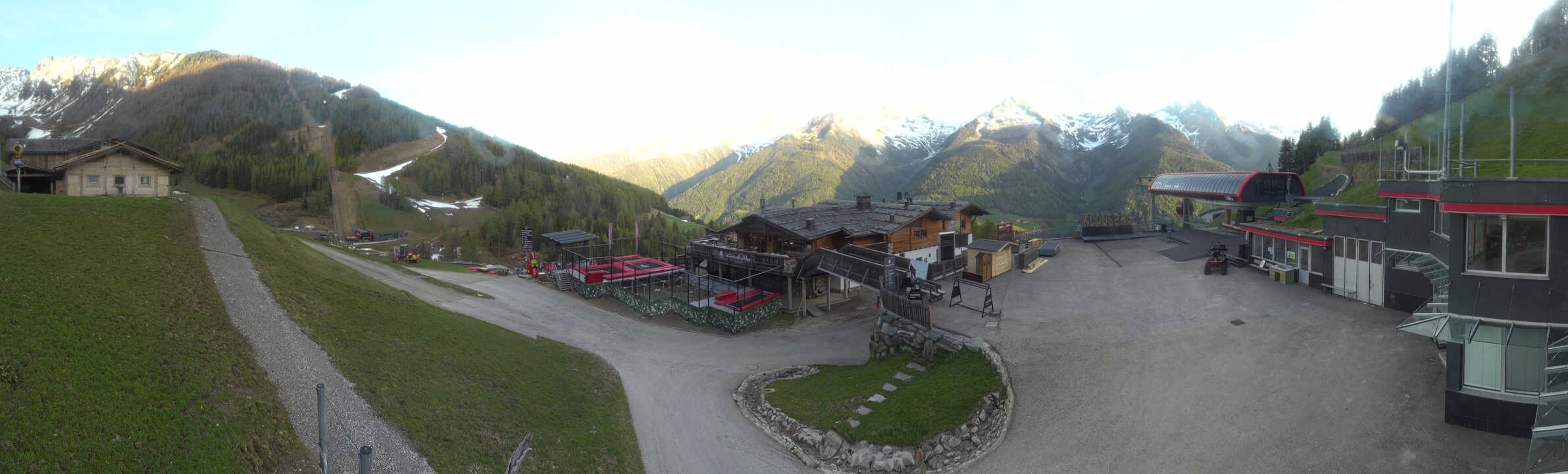 Archived image Webcam Klausberg - mountain restaurant Kristallalm in Ahrn Valley (South Tyrol)