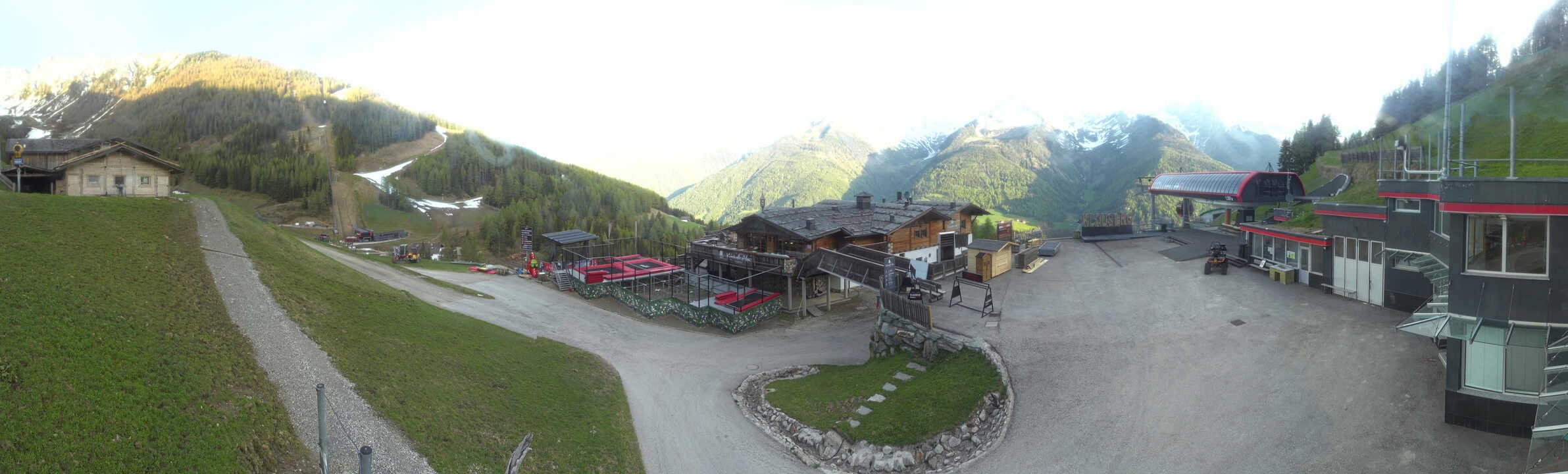 Archived image Webcam Klausberg - mountain restaurant Kristallalm in Ahrn Valley (South Tyrol)