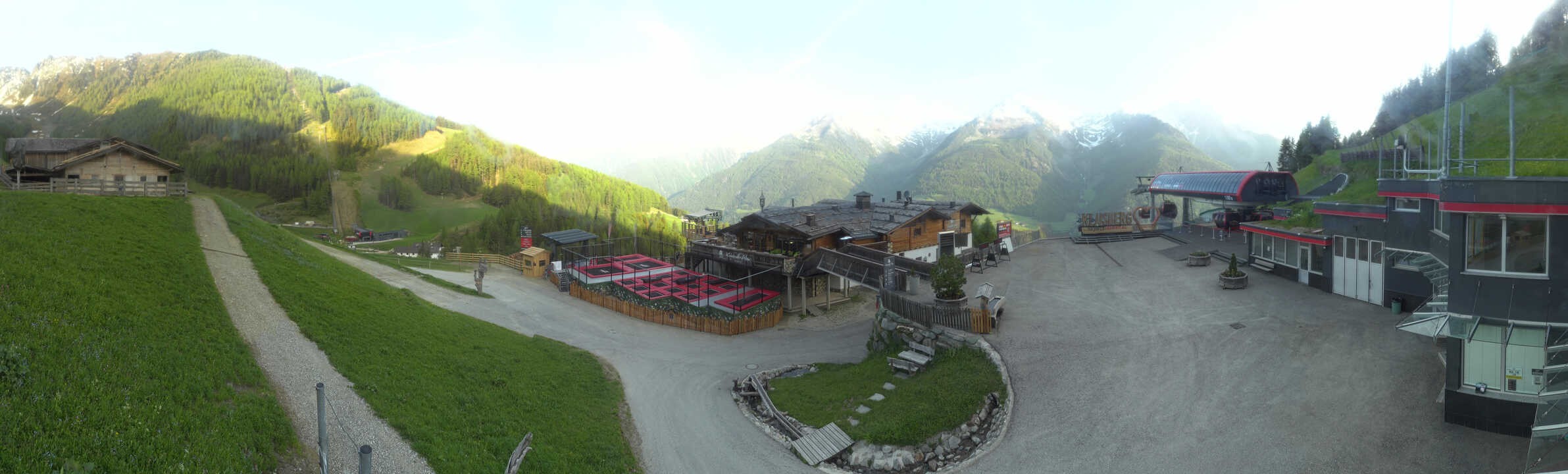 Archived image Webcam Klausberg - mountain restaurant Kristallalm in Ahrn Valley (South Tyrol)