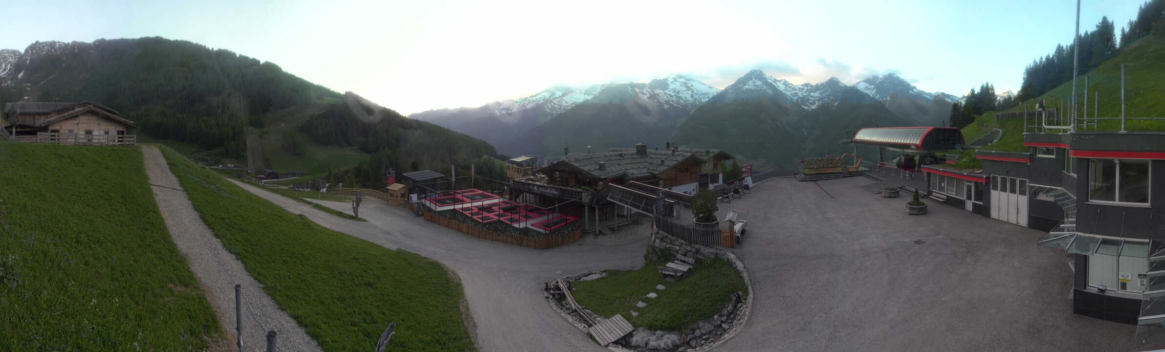 Archived image Webcam Klausberg - mountain restaurant Kristallalm in Ahrn Valley (South Tyrol)