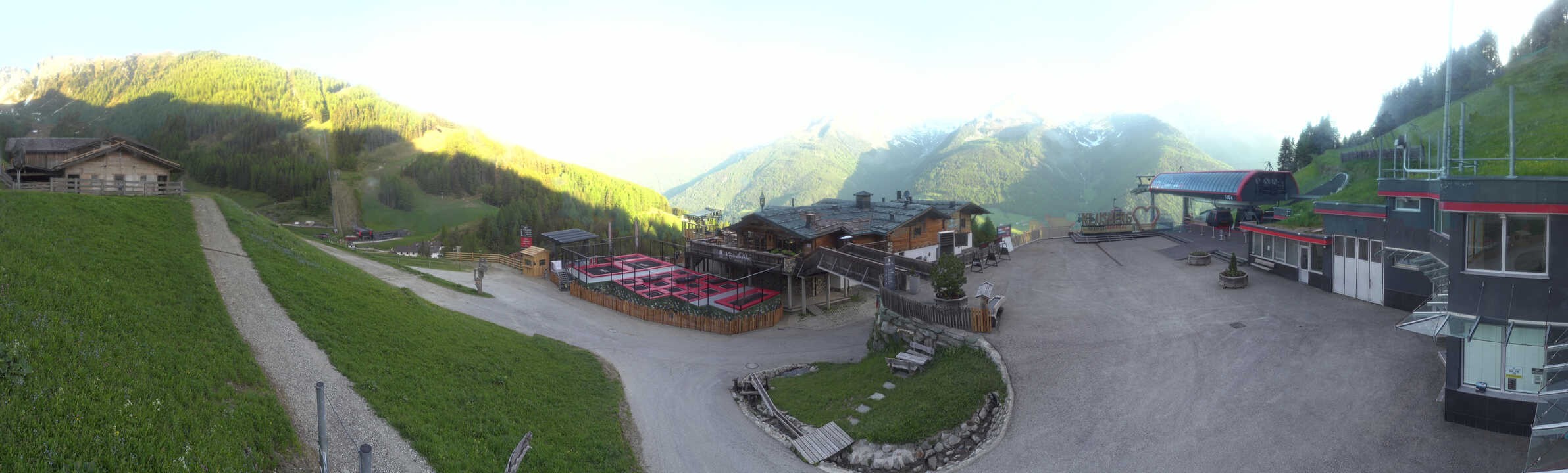 Archived image Webcam Klausberg - mountain restaurant Kristallalm in Ahrn Valley (South Tyrol)