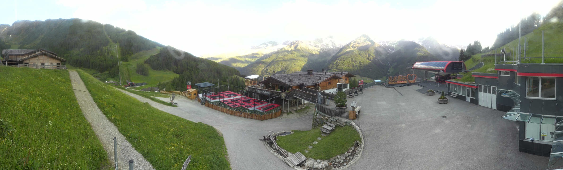 Archived image Webcam Klausberg - mountain restaurant Kristallalm in Ahrn Valley (South Tyrol)