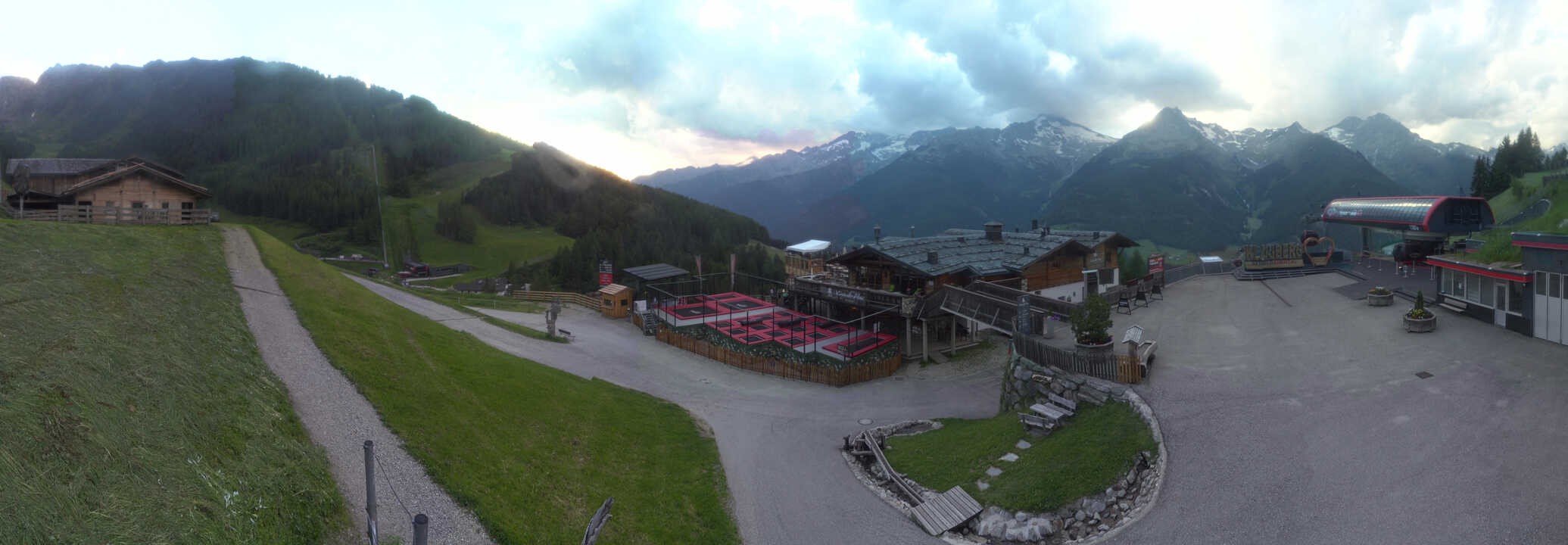 Archived image Webcam Klausberg - mountain restaurant Kristallalm in Ahrn Valley (South Tyrol)
