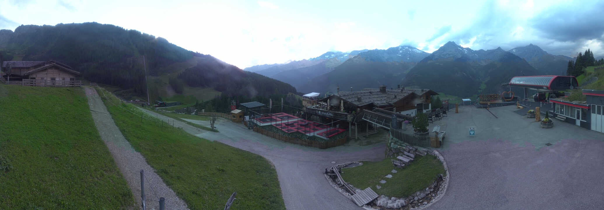 Archived image Webcam Klausberg - mountain restaurant Kristallalm in Ahrn Valley (South Tyrol)