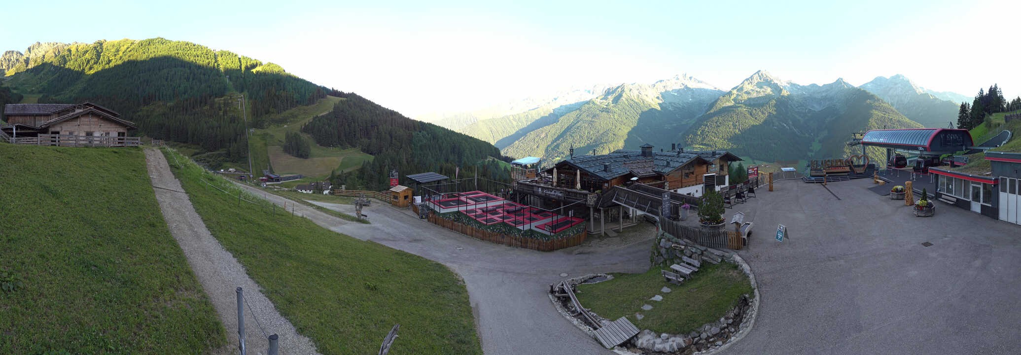 Archived image Webcam Klausberg - mountain restaurant Kristallalm in Ahrn Valley (South Tyrol)