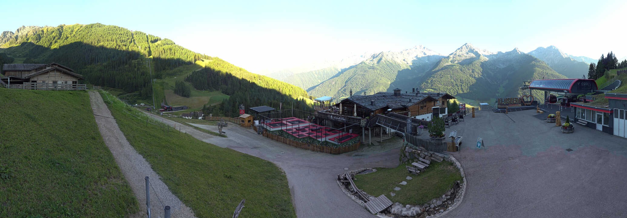 Archived image Webcam Klausberg - mountain restaurant Kristallalm in Ahrn Valley (South Tyrol)