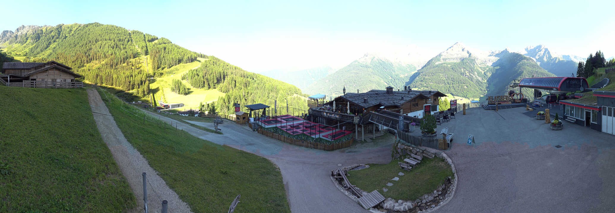 Archived image Webcam Klausberg - mountain restaurant Kristallalm in Ahrn Valley (South Tyrol)
