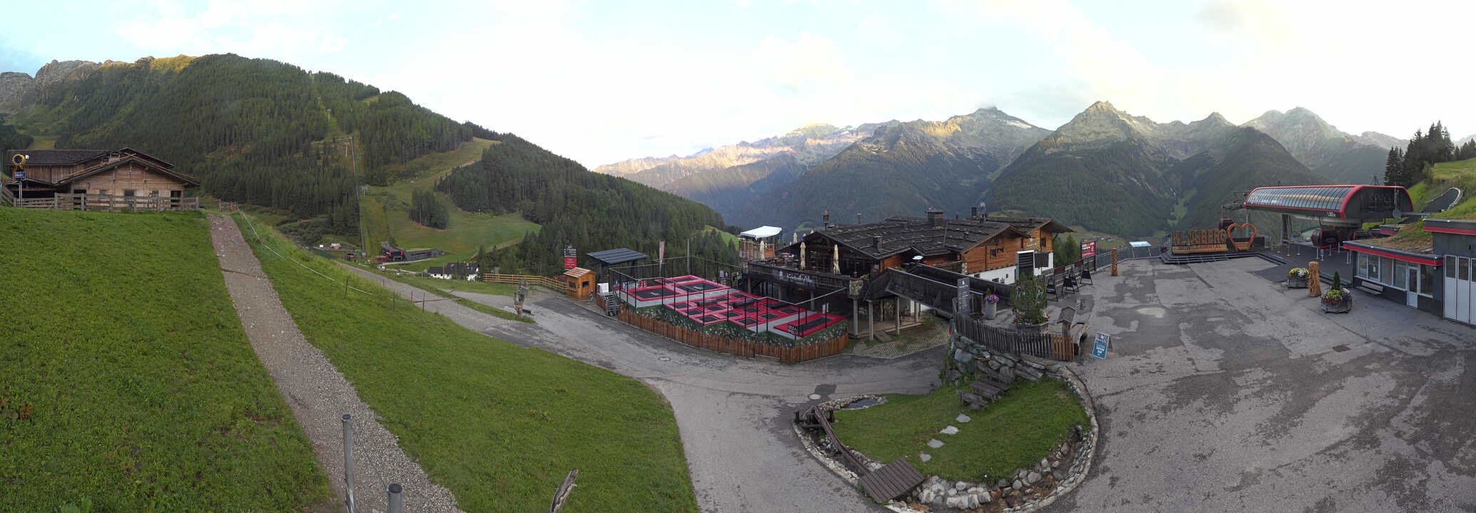 Archived image Webcam Klausberg - mountain restaurant Kristallalm in Ahrn Valley (South Tyrol)
