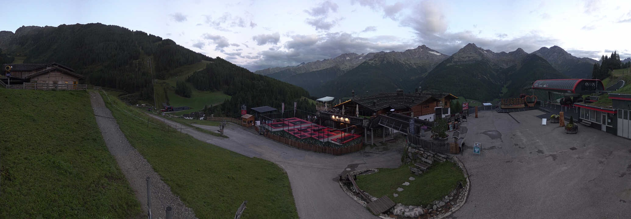 Archived image Webcam Klausberg - mountain restaurant Kristallalm in Ahrn Valley (South Tyrol)