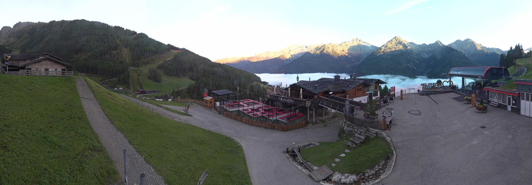 Archived image Webcam Klausberg - mountain restaurant Kristallalm in Ahrn Valley (South Tyrol)